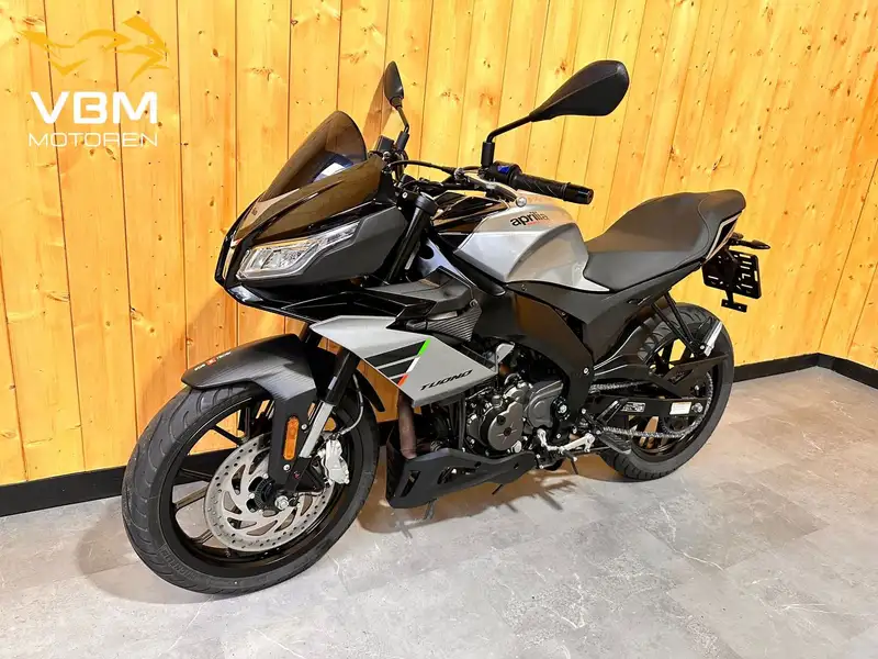 Aprilia Tuono - foto 5