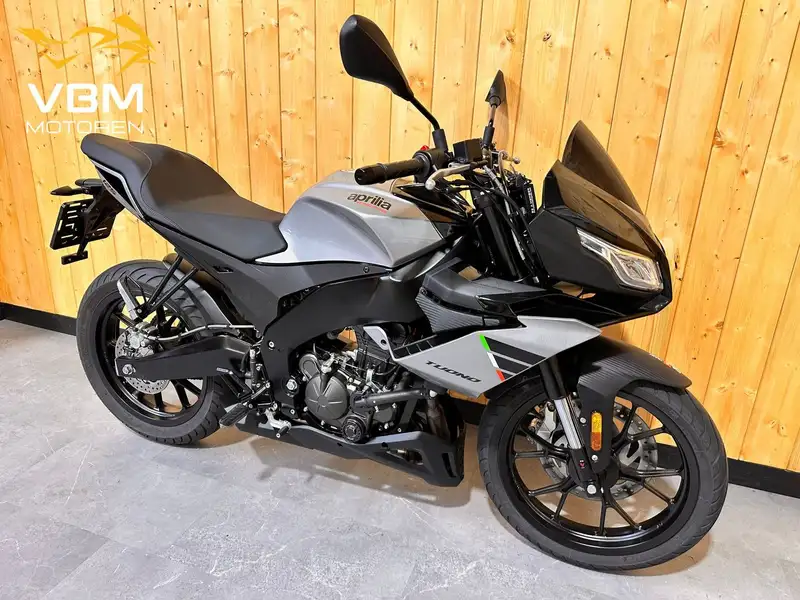 Aprilia Tuono - foto 2