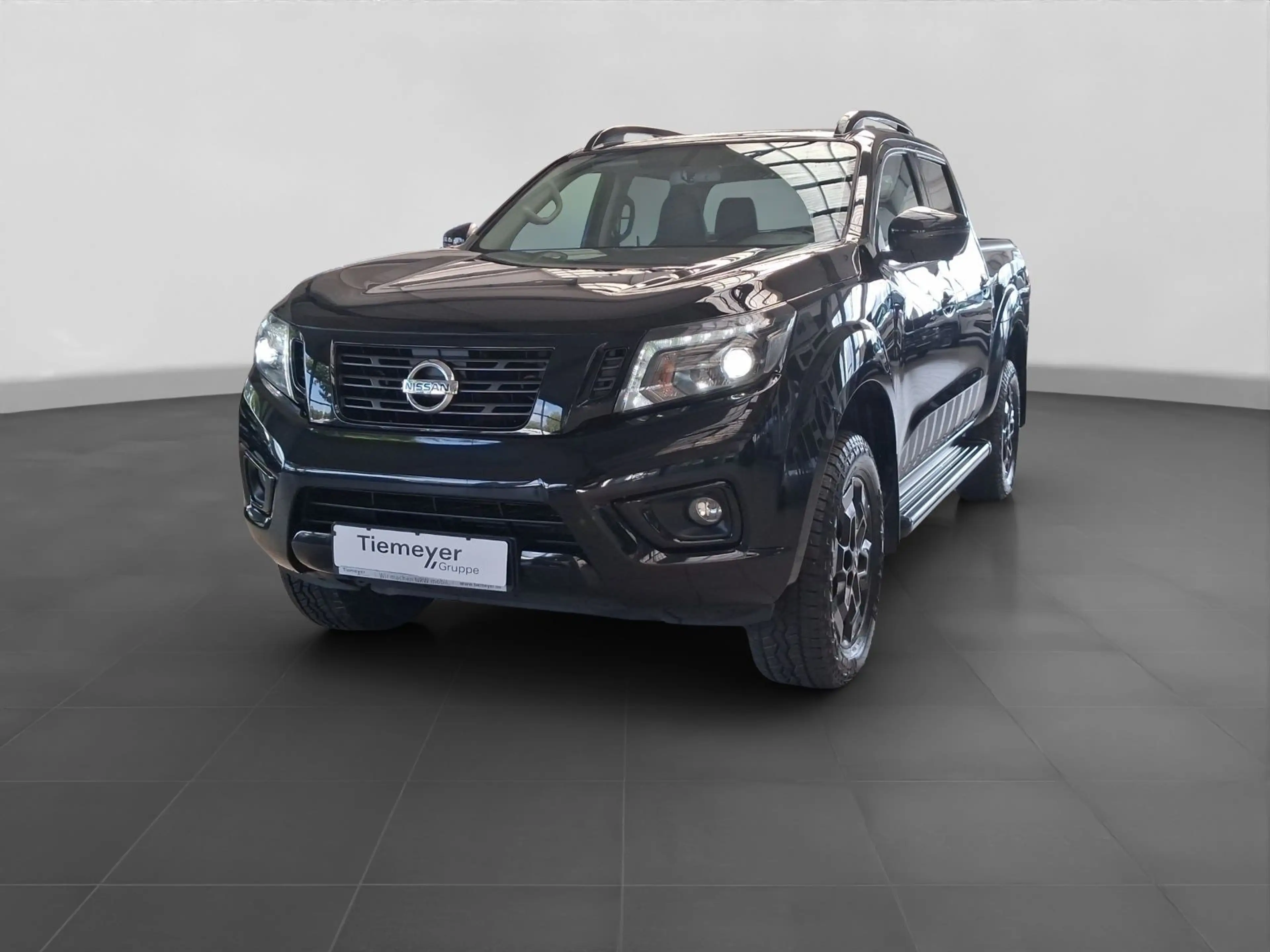 Nissan Navara NP300 2.3 dCi 4x4 N-GUARD LEDER LM18 AHK — photo 2