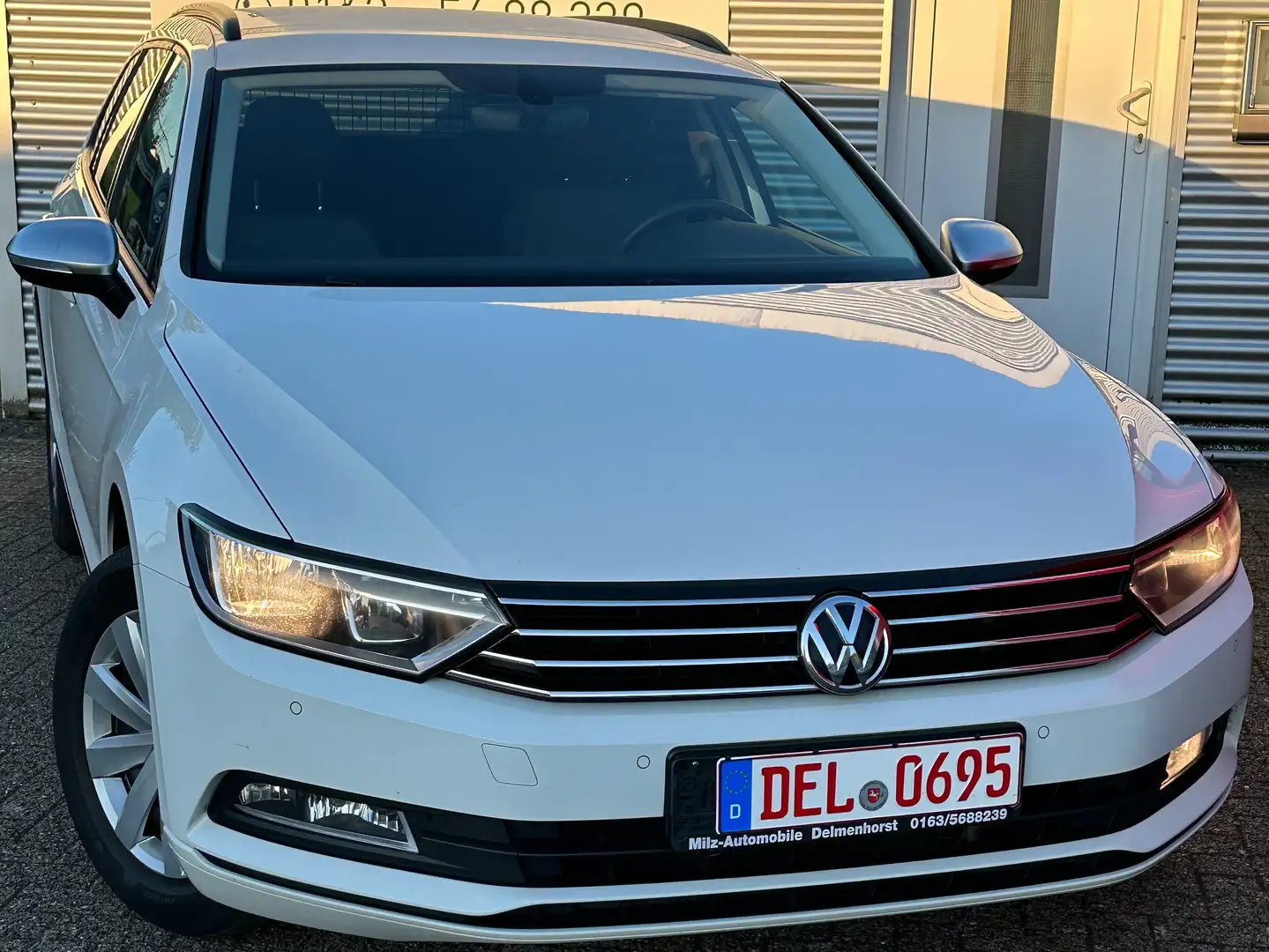 Volkswagen Passat Variant 2.0 TDI SCR DSG (BlueM. Tech) Weiß - 1