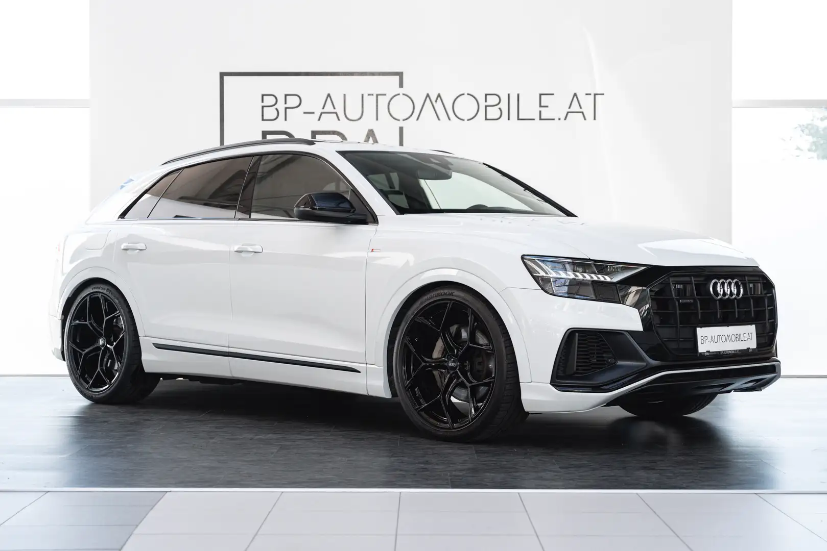 Audi Q8 50 TDI quattro // MEGA OPTIK // Wit - 2
