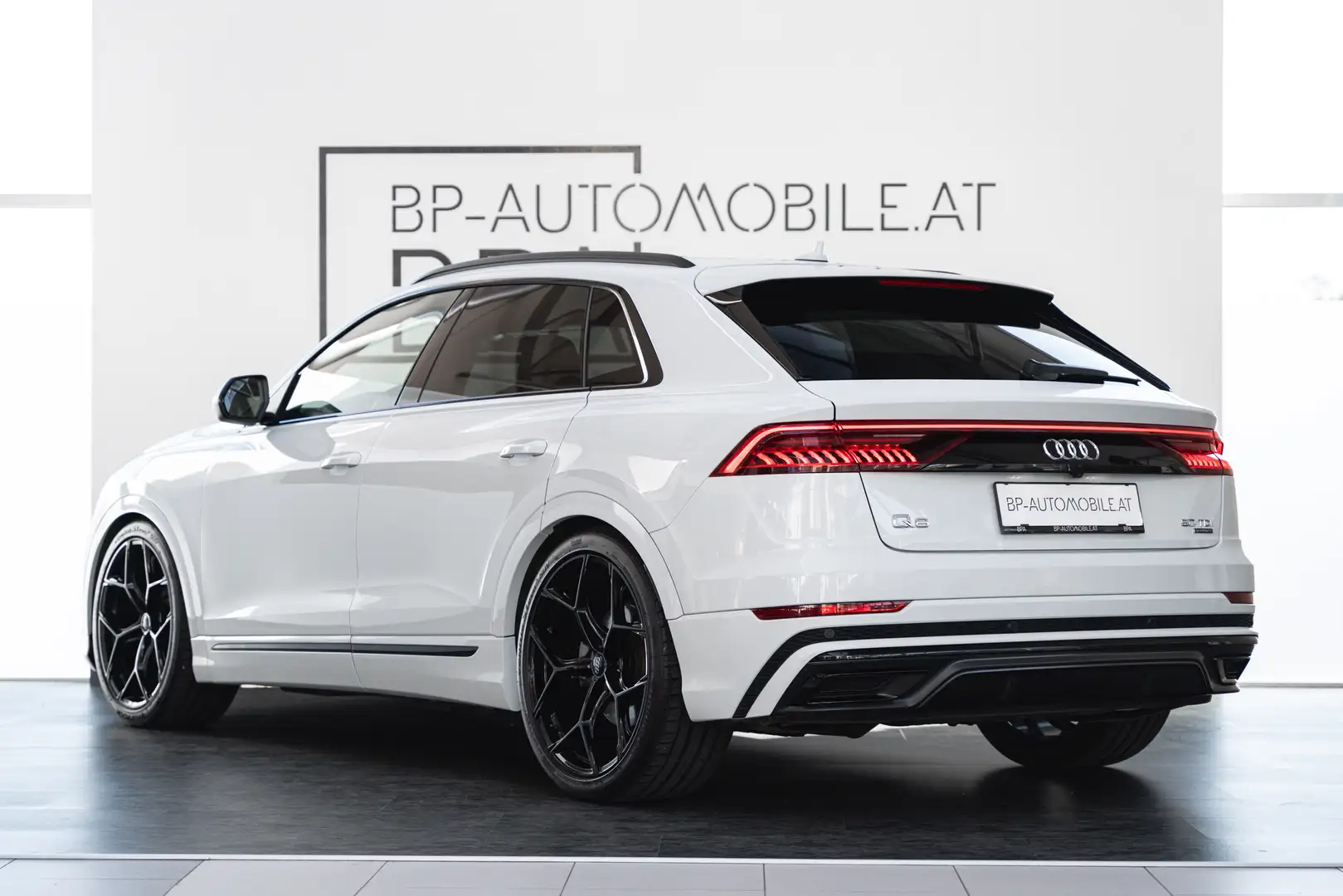 Audi Q8 50 TDI quattro // MEGA OPTIK // Blanc - 2
