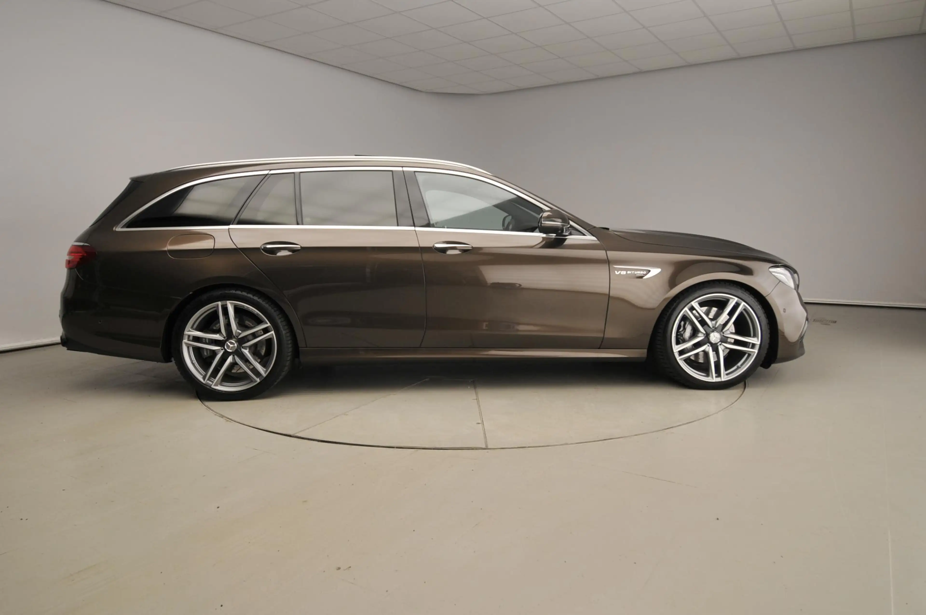Mercedes-Benz E 63 AMG Estate 4MATIC Premium Plus | Burmester | Pano | HU — photo 4