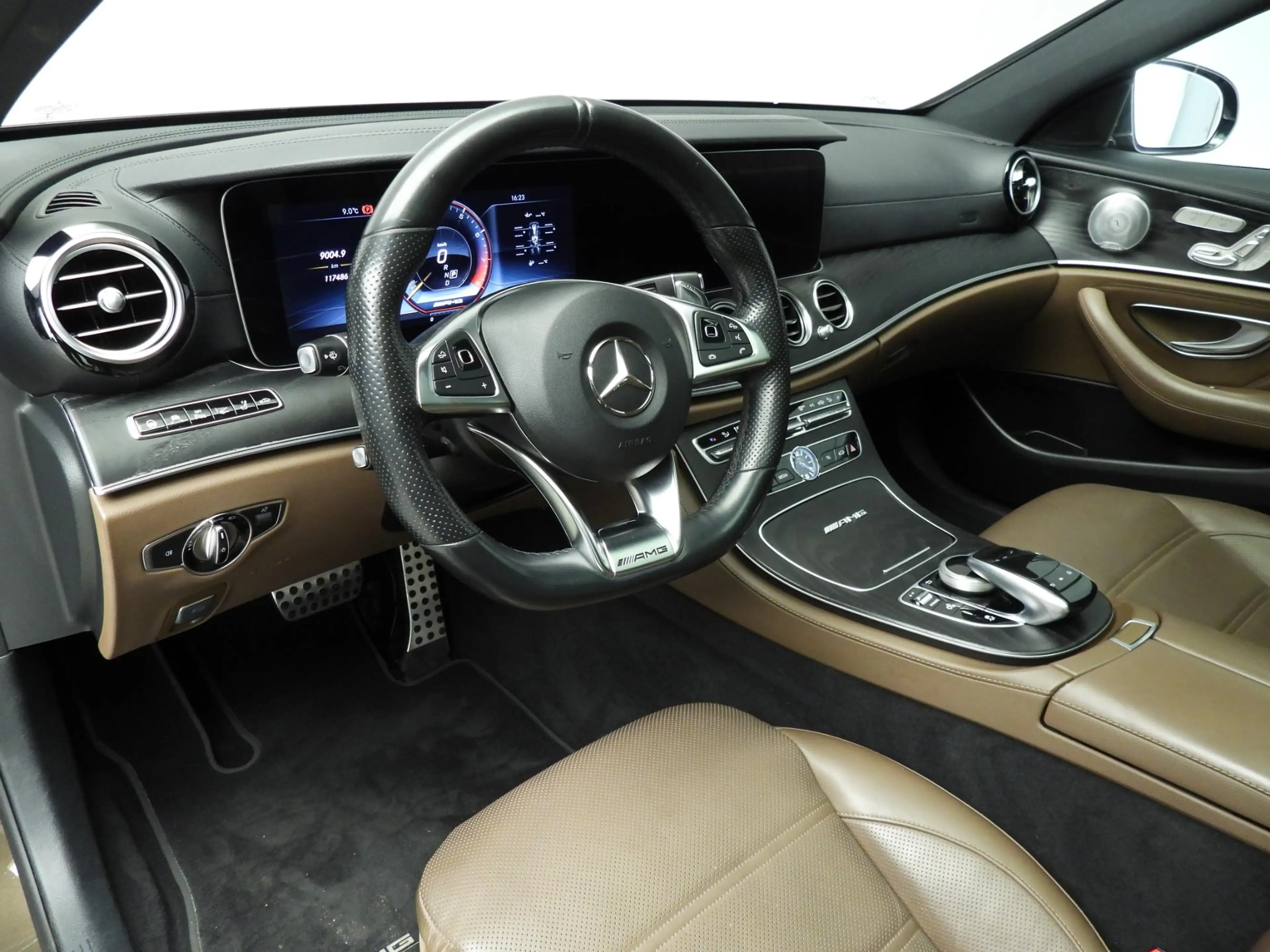 Mercedes-Benz E 63 AMG Estate 4MATIC Premium Plus | Burmester | Pano | HU — photo 6