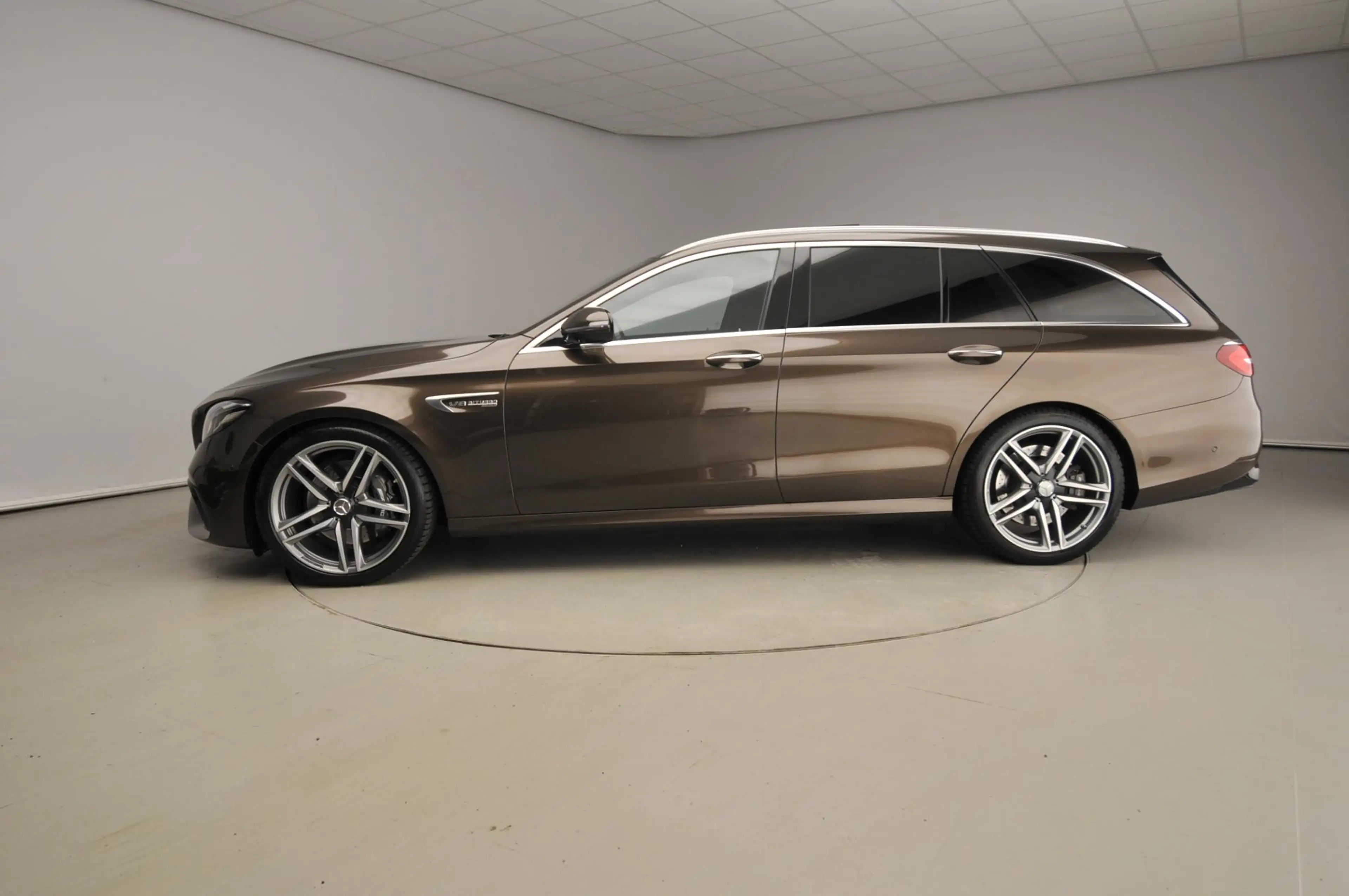 Mercedes-Benz E 63 AMG Estate 4MATIC Premium Plus | Burmester | Pano | HU — photo 2