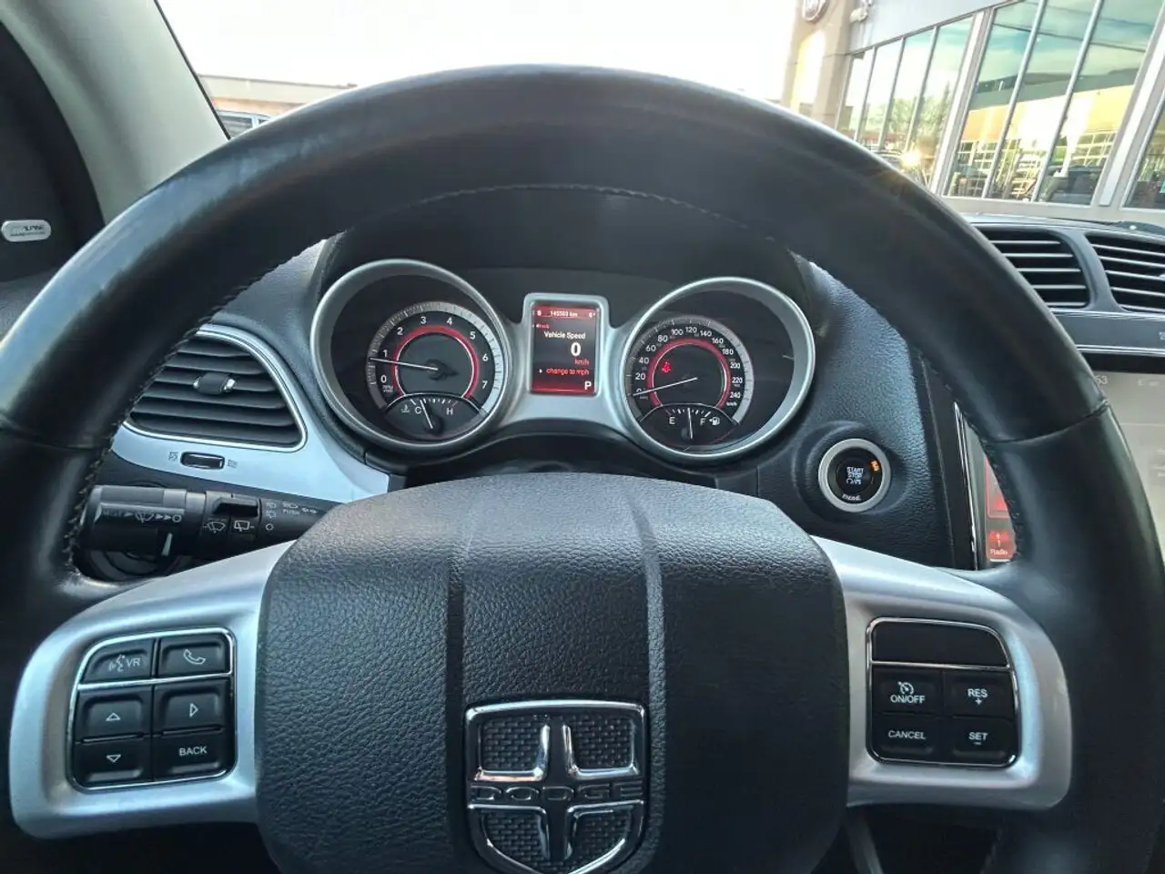 Dodge Journey снимка Dodge Journey