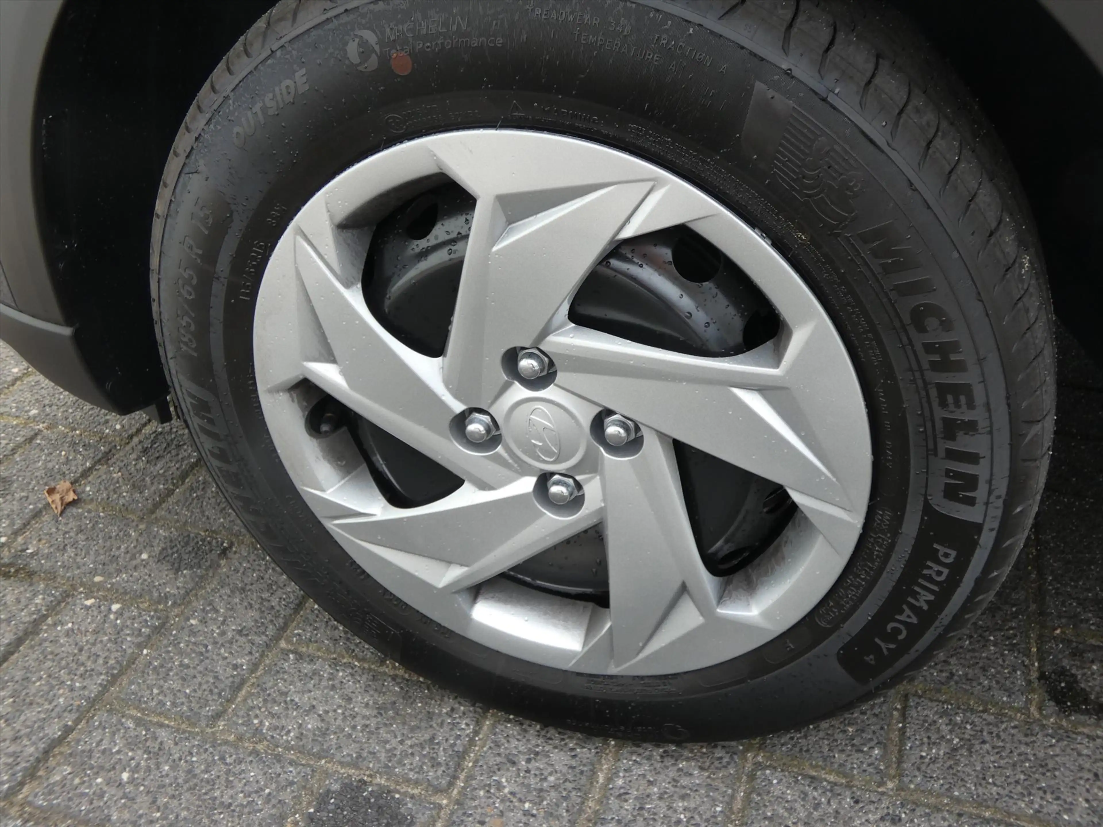 Hyundai BAYON 1.0 T-GDI 48V 100PK i-Motion — photo 11