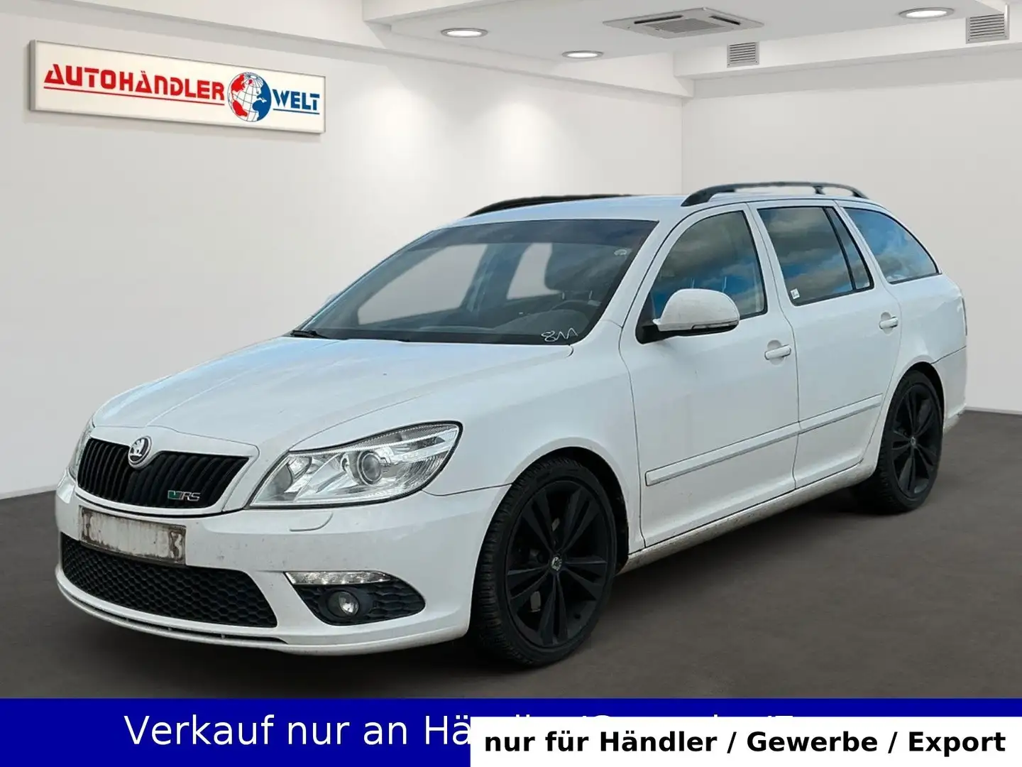 Skoda Octavia Combi 2.0 TDI RS Bílá - 1