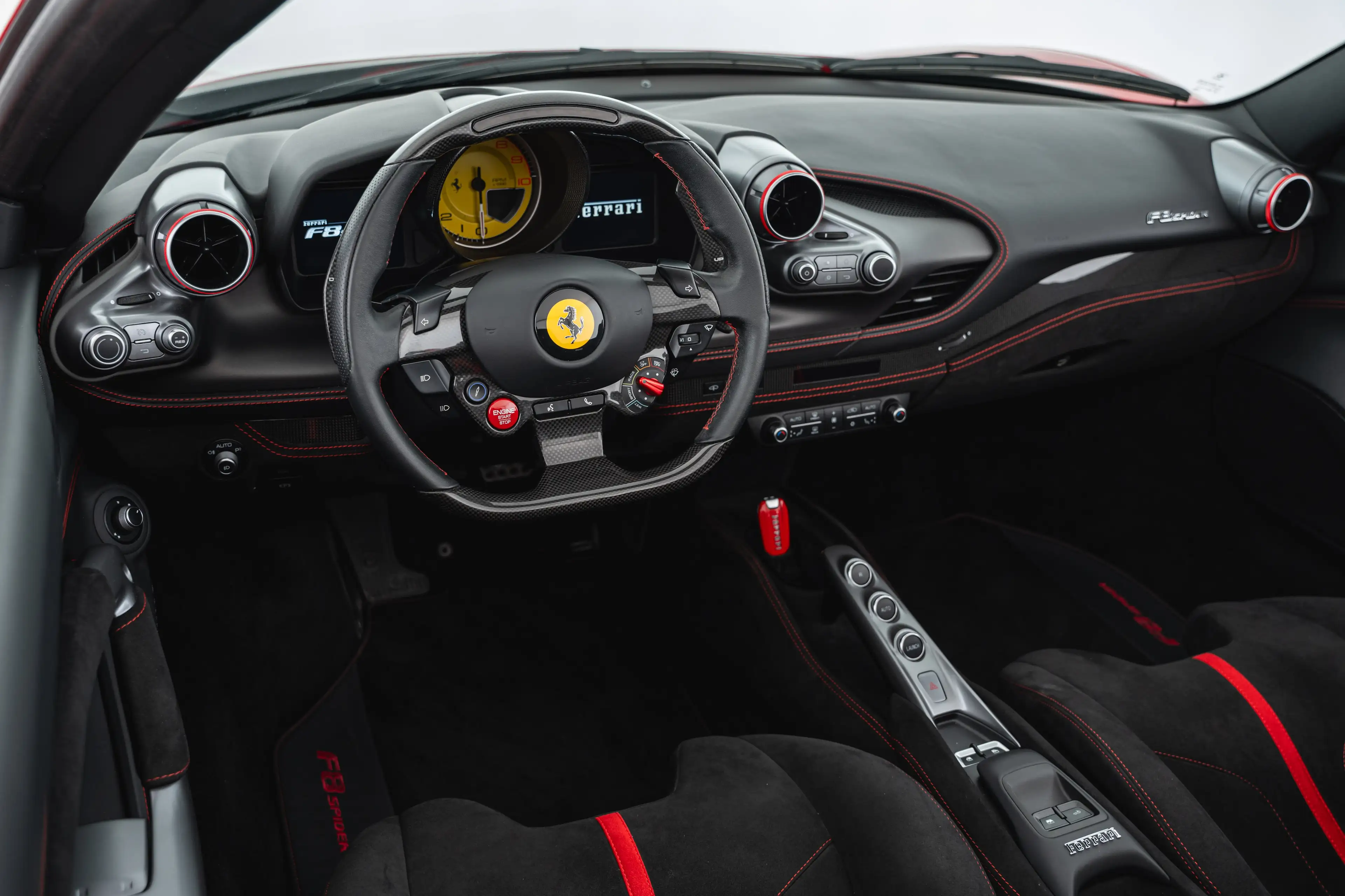 Ferrari F8 Spider — photo 12