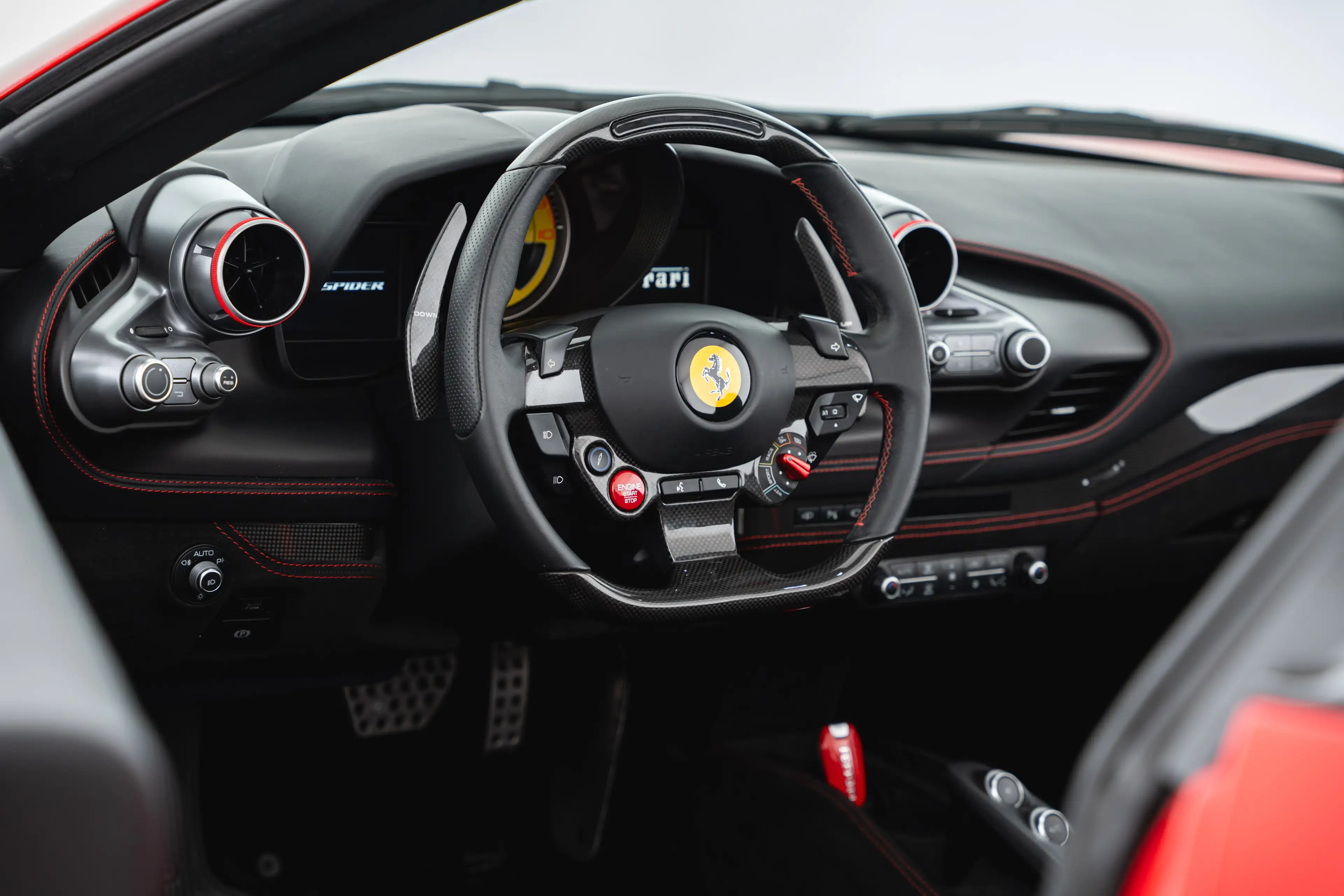 Ferrari F8 Spider — photo 15