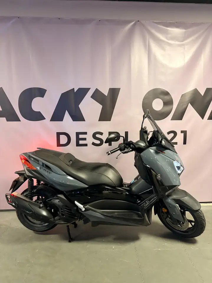 Yamaha X-Max 125