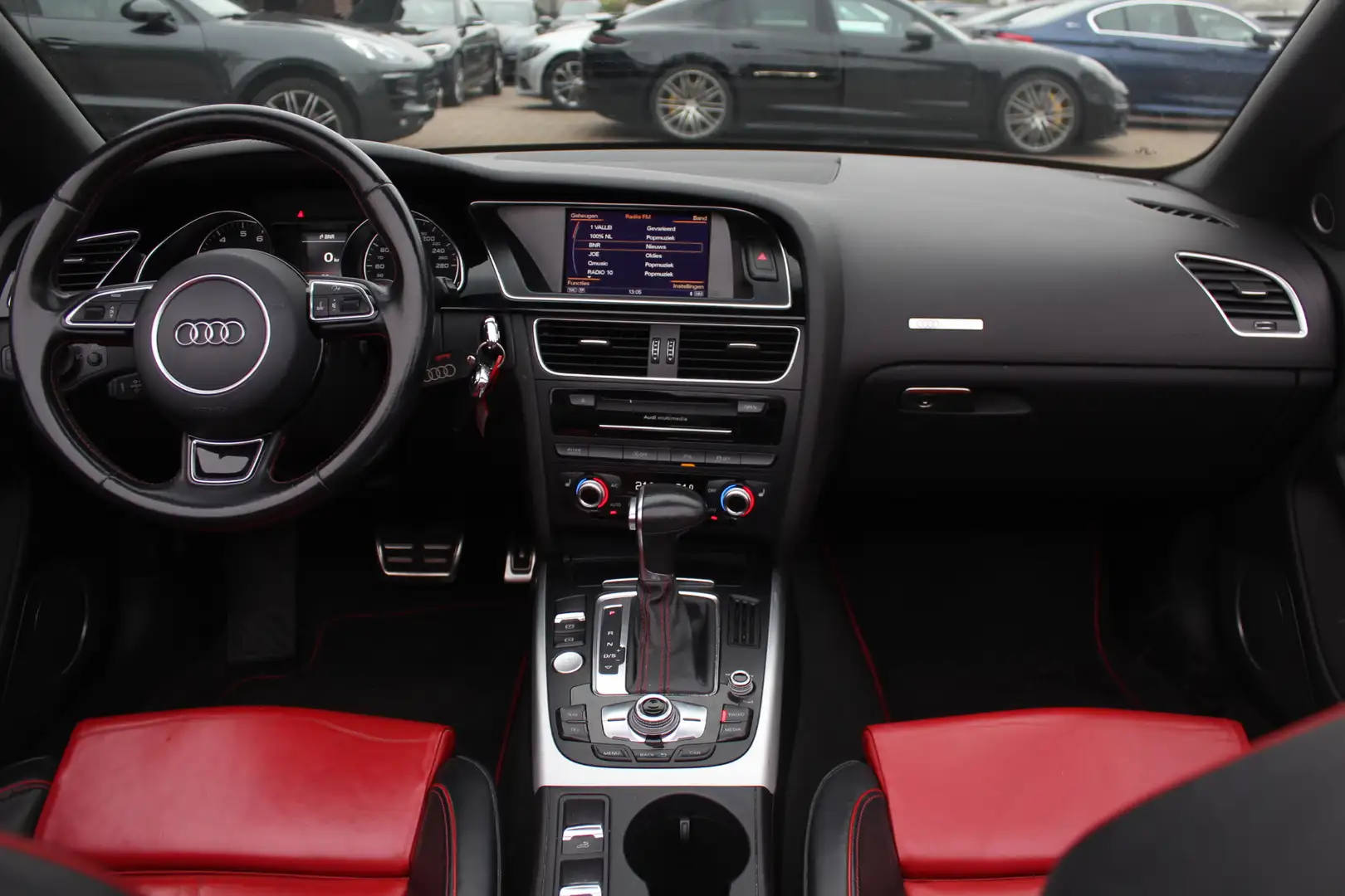 Audi A5 Cabriolet 1.8 TFSI Sport Edition NL Auto! / Leder Grijs - 2