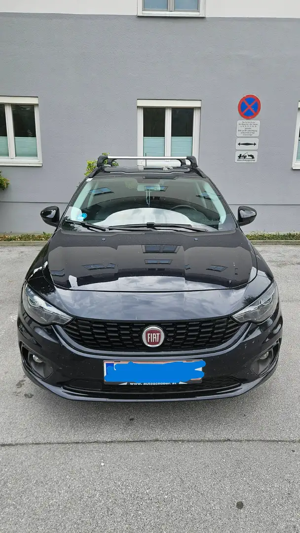 Fiat Tipo 1,6 MultiJet120 SCR DCT S-Design Schwarz - 1