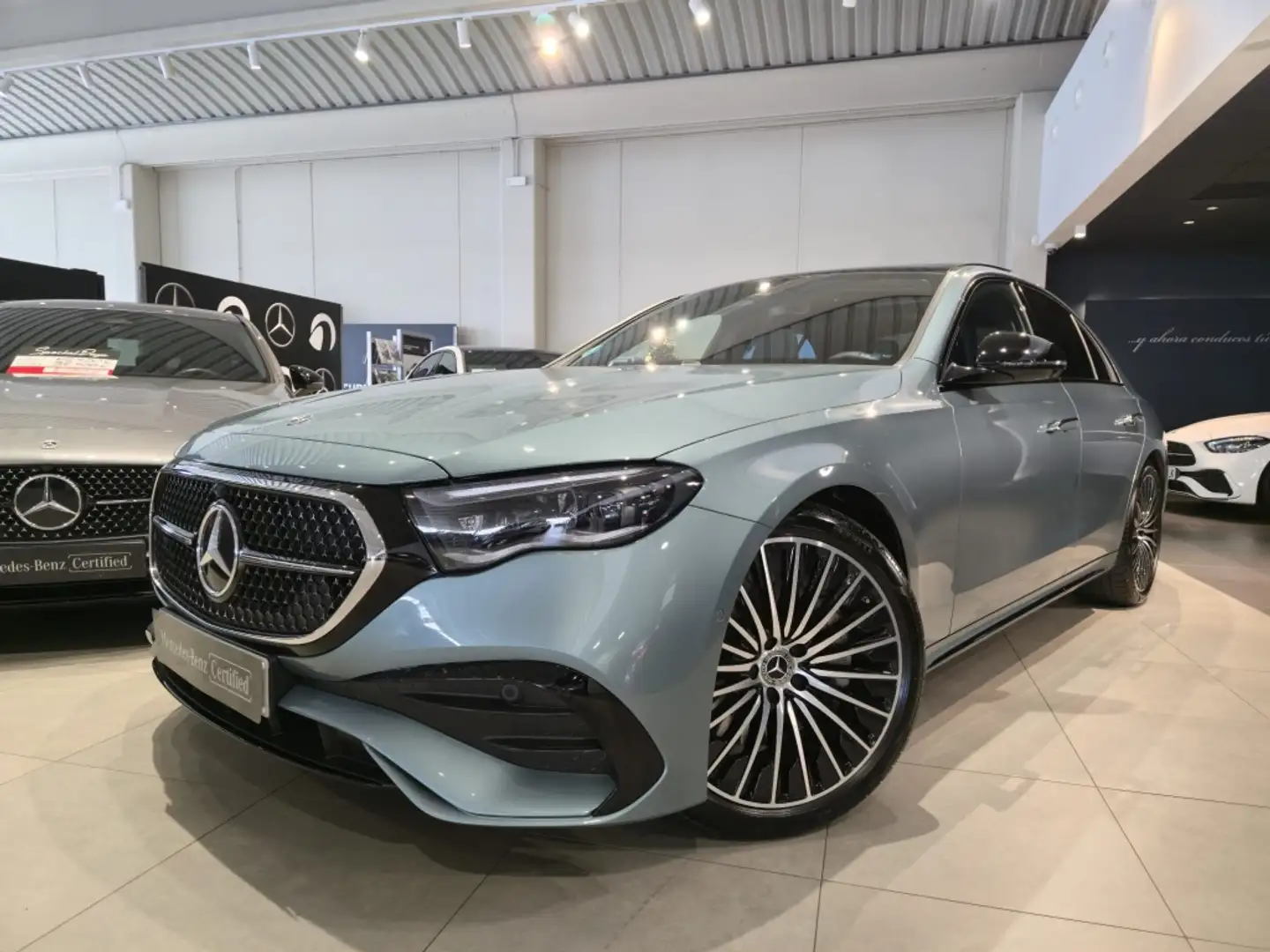 Mercedes-Benz E 220 220d 9G-Tronic Grün - 2