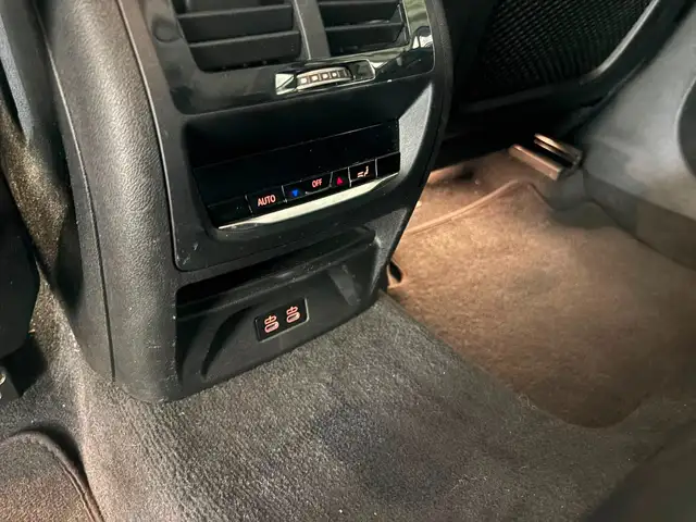 BMW X3 view 12
