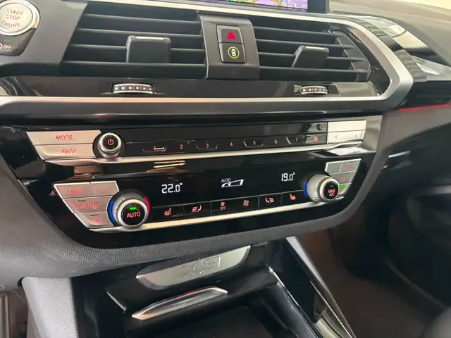 BMW X3 view 25