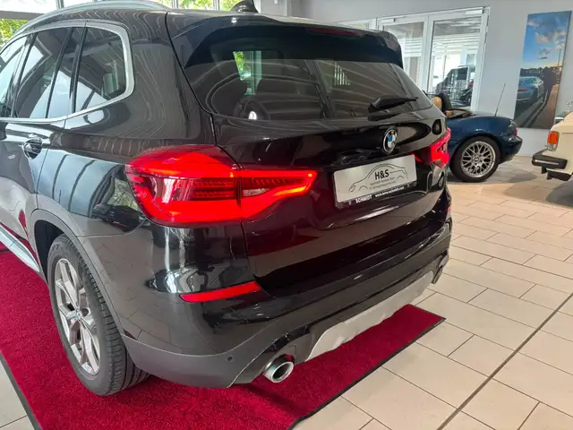 BMW X3 view 4