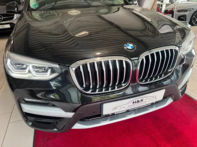 BMW X3 view 8
