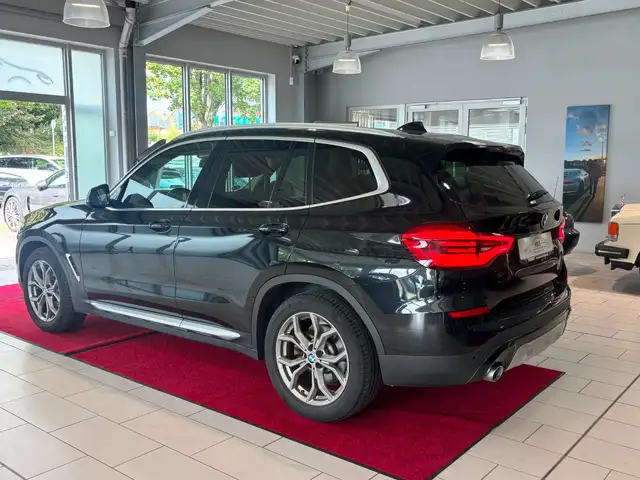 BMW X3 view 3