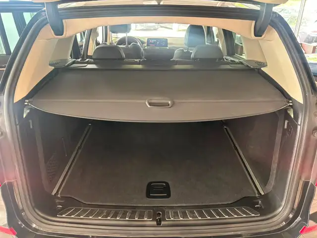 BMW X3 view 9
