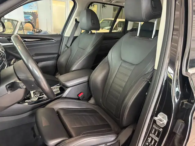 BMW X3 view 16