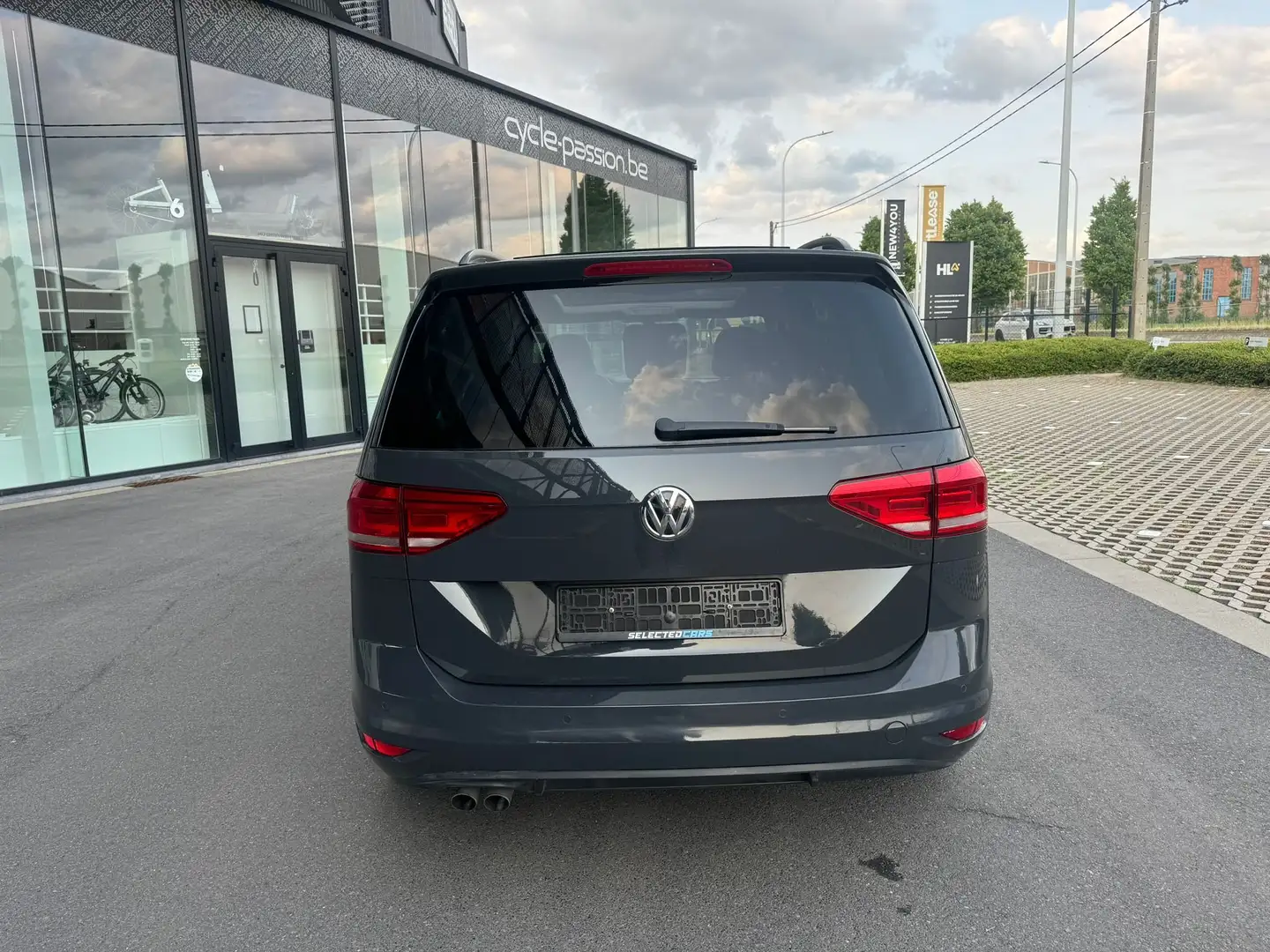 Volkswagen Touran Touran 1.4 TSI (BlueMotion Technology) Comfortline Grijs - 2