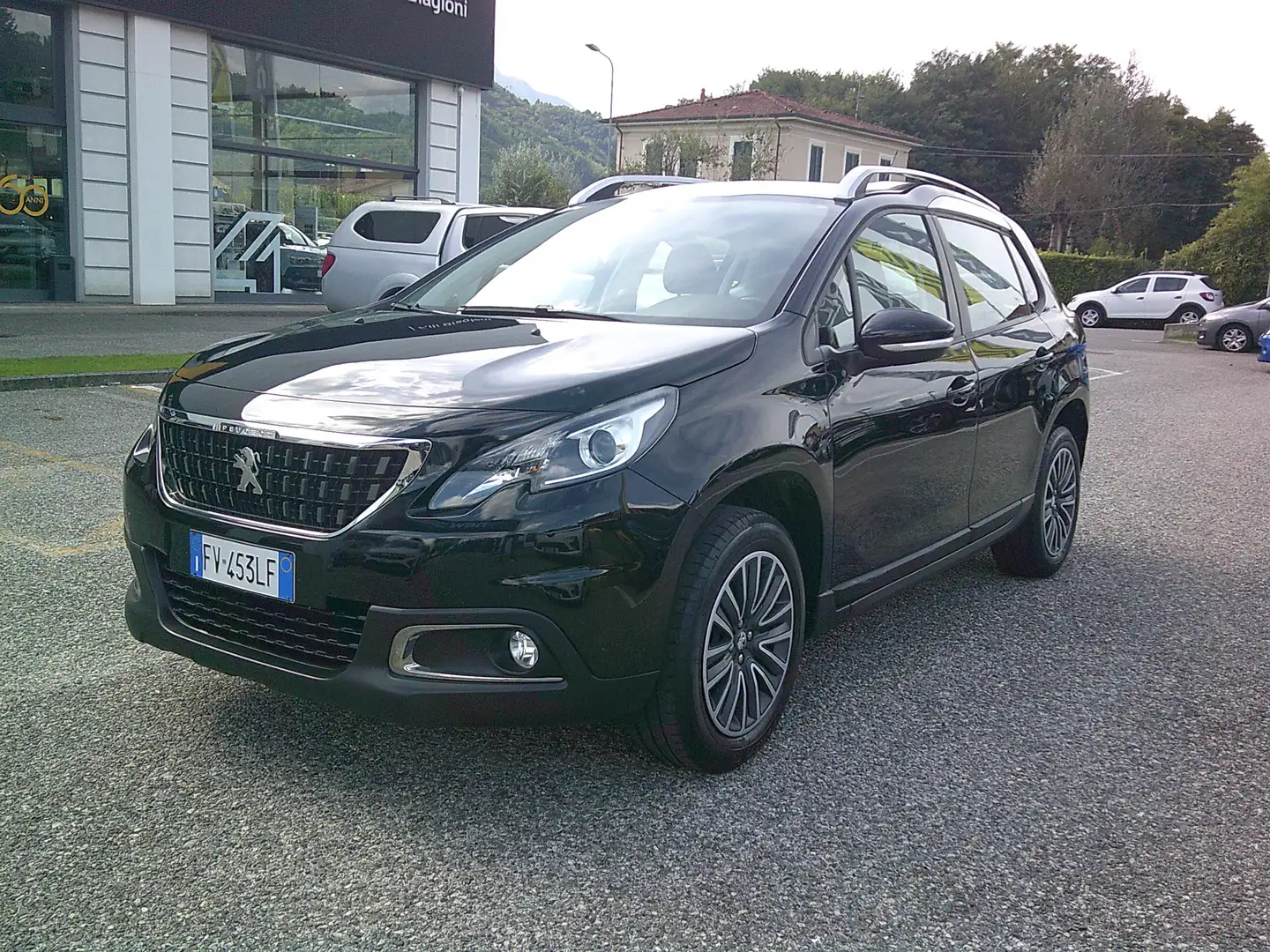Peugeot 2008 2008 1.2 puretech Active s Schwarz - 1