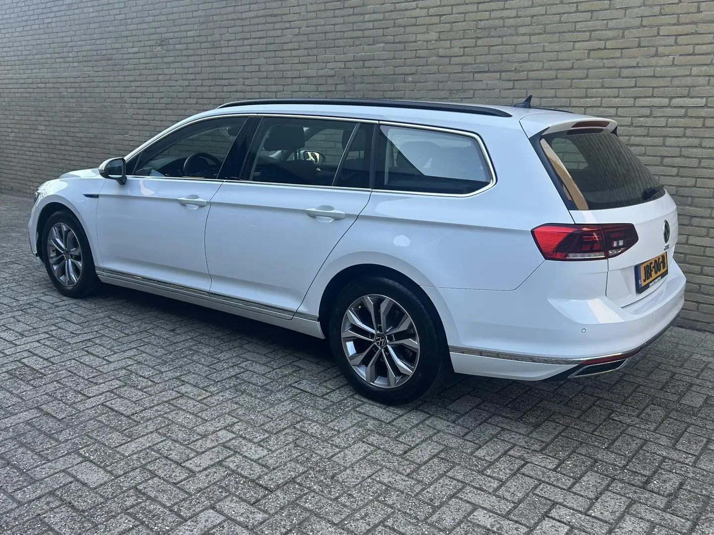 Volkswagen Passat Variant 1.4 TSI 218pk PHEV GTE Business | Elektrische Trek Blanc - 2