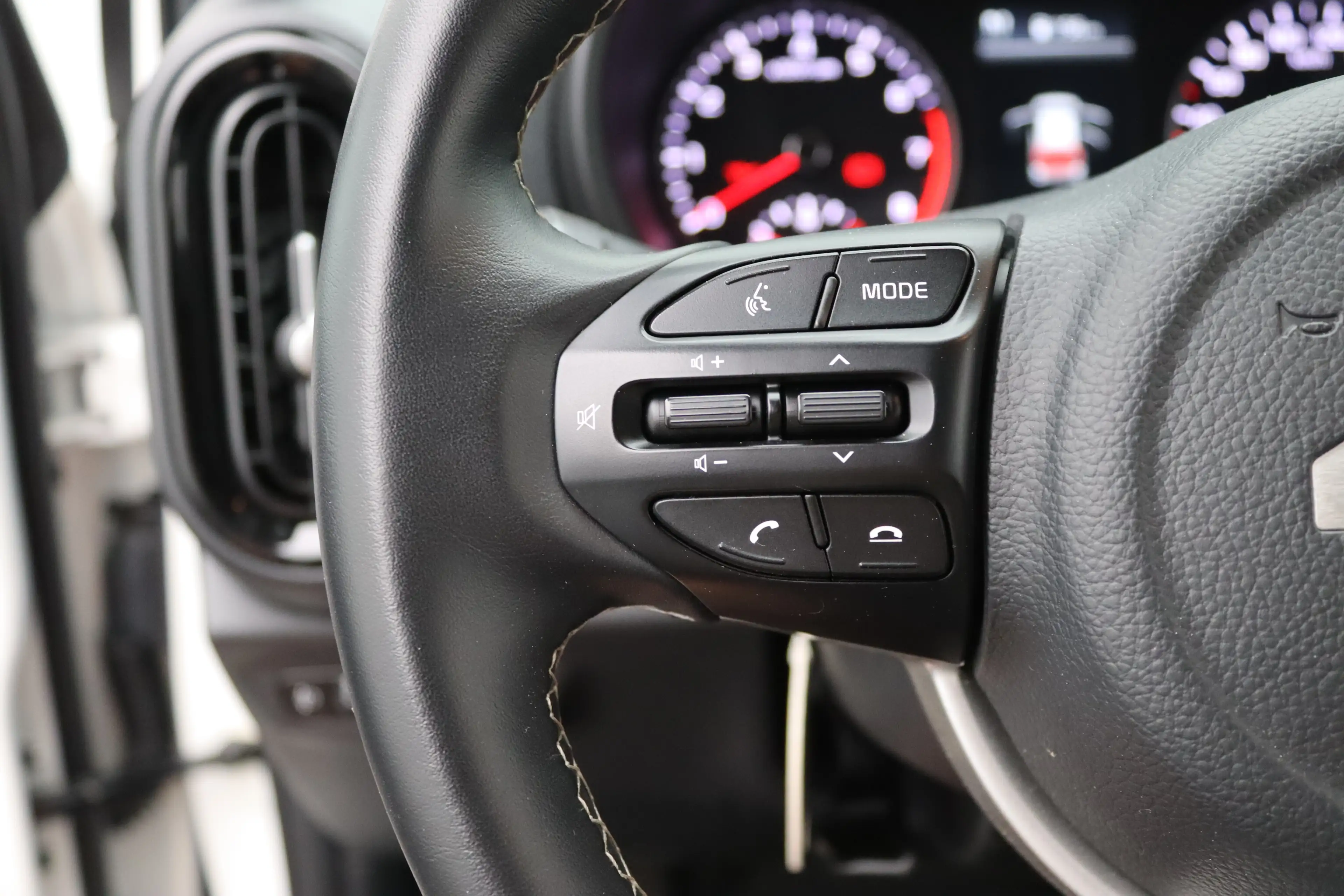 Kia Picanto 1.0 DPi DynamicLine | Achterbank in delen neerklap — photo 24