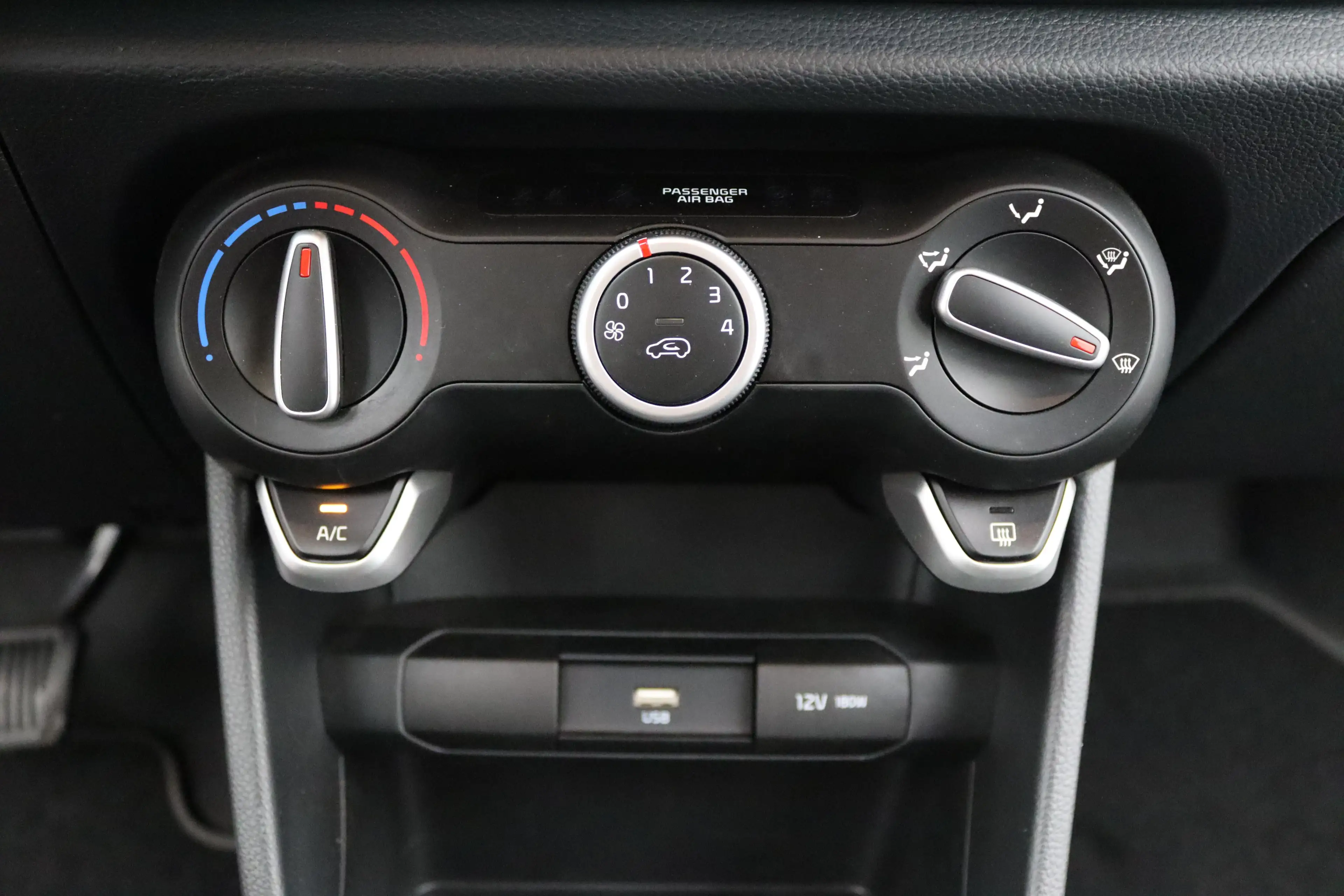 Kia Picanto 1.0 DPi DynamicLine | Achterbank in delen neerklap — photo 28