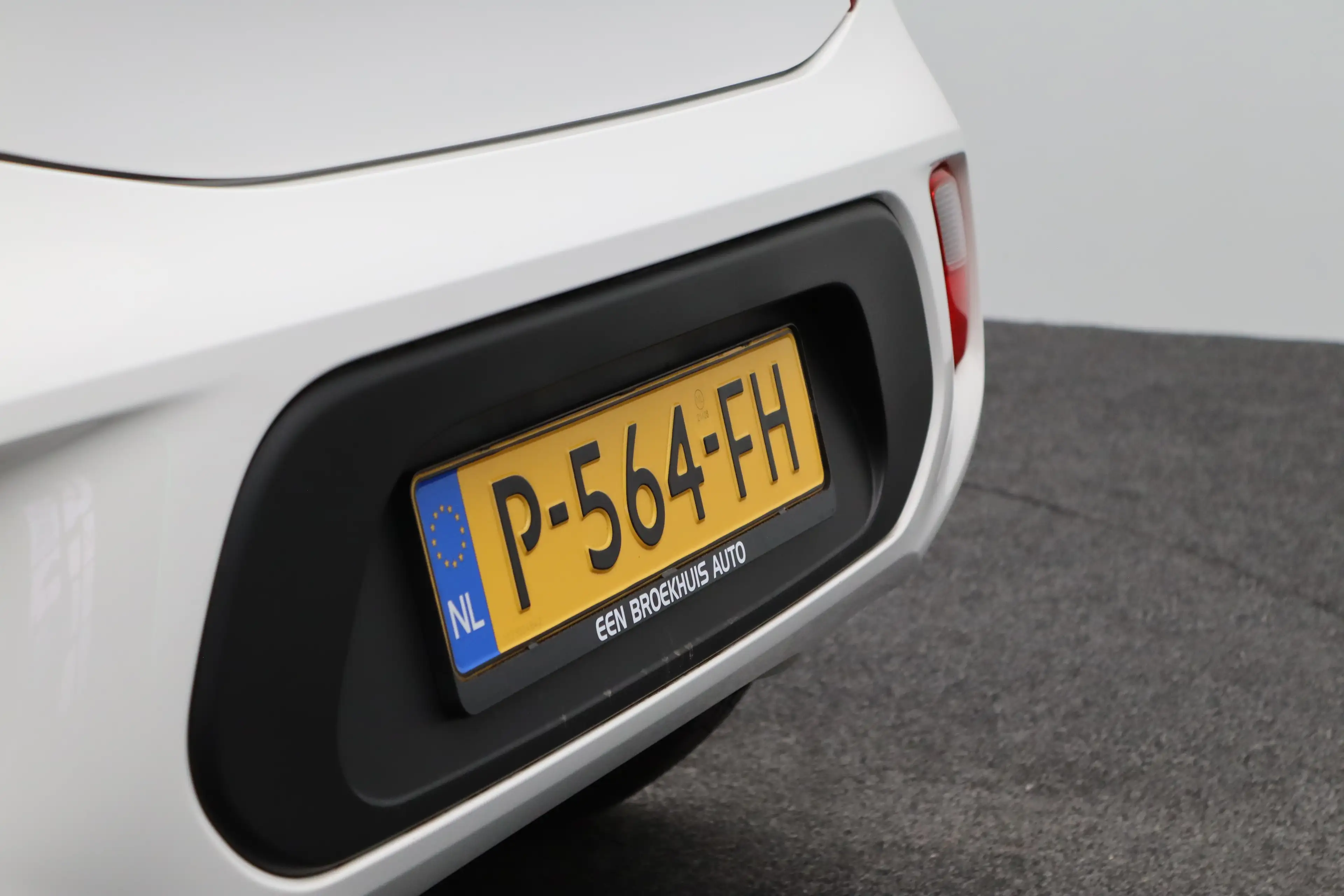 Kia Picanto 1.0 DPi DynamicLine | Achterbank in delen neerklap — photo 10