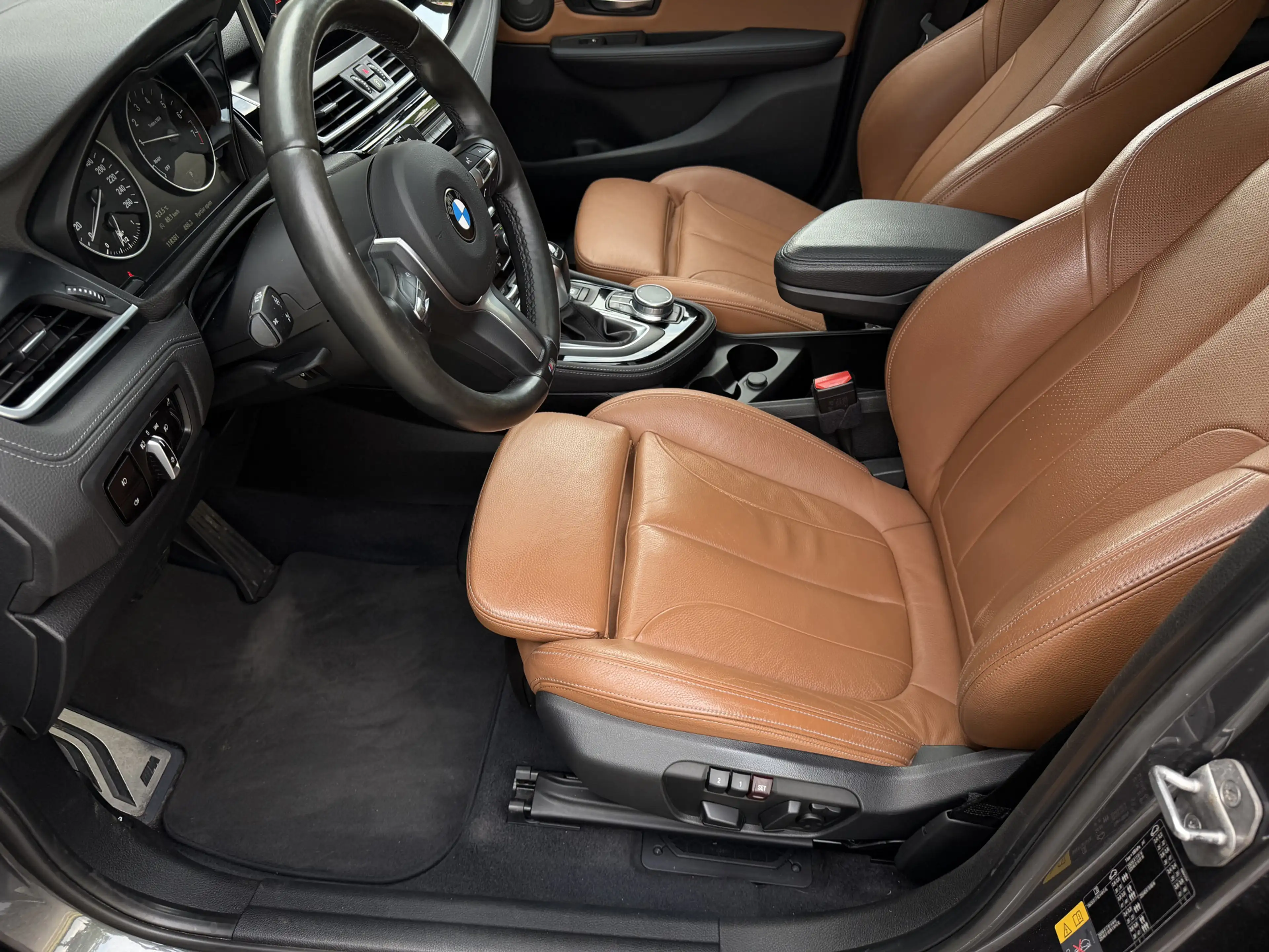 BMW 225 2-serie Active Tourer 225xe iPerformance / Leder / — photo 3