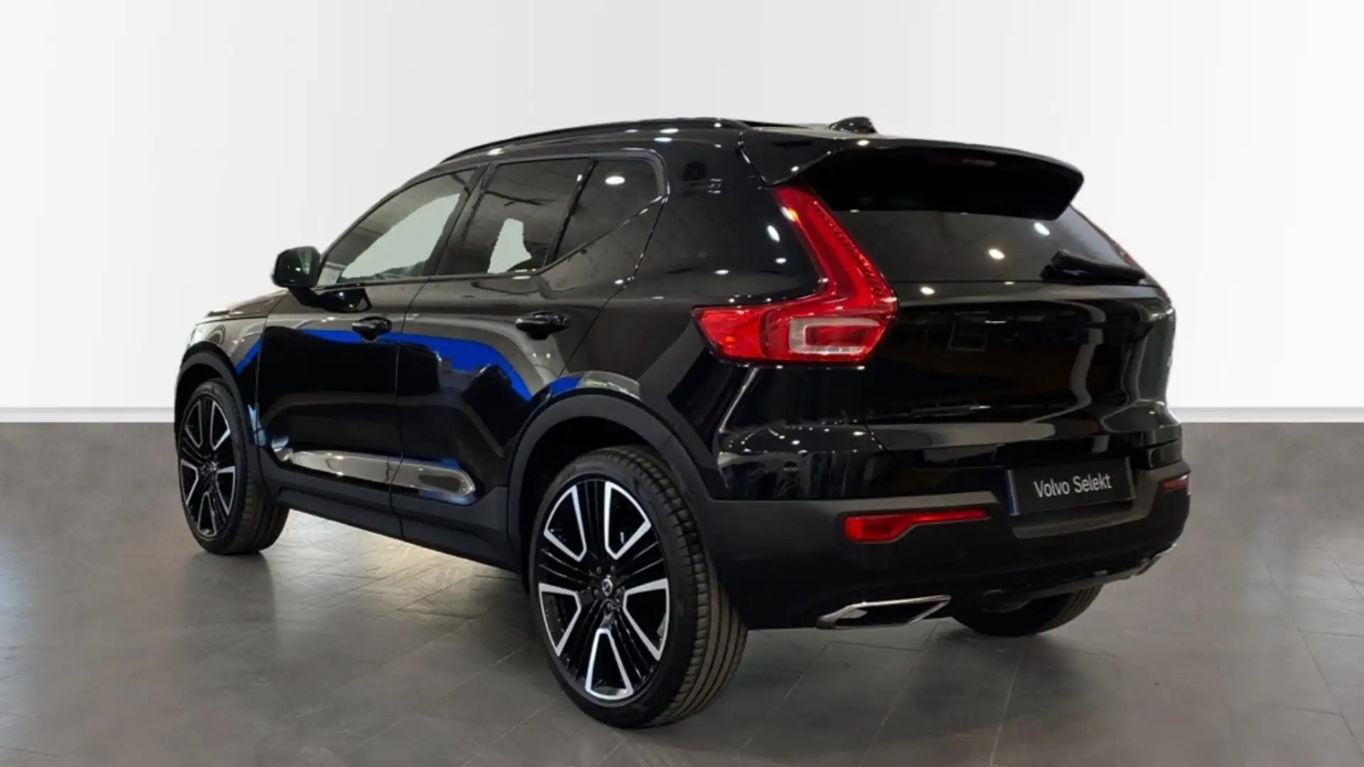 Volvo XC40 T3 R-Design Aut. Negro - 2