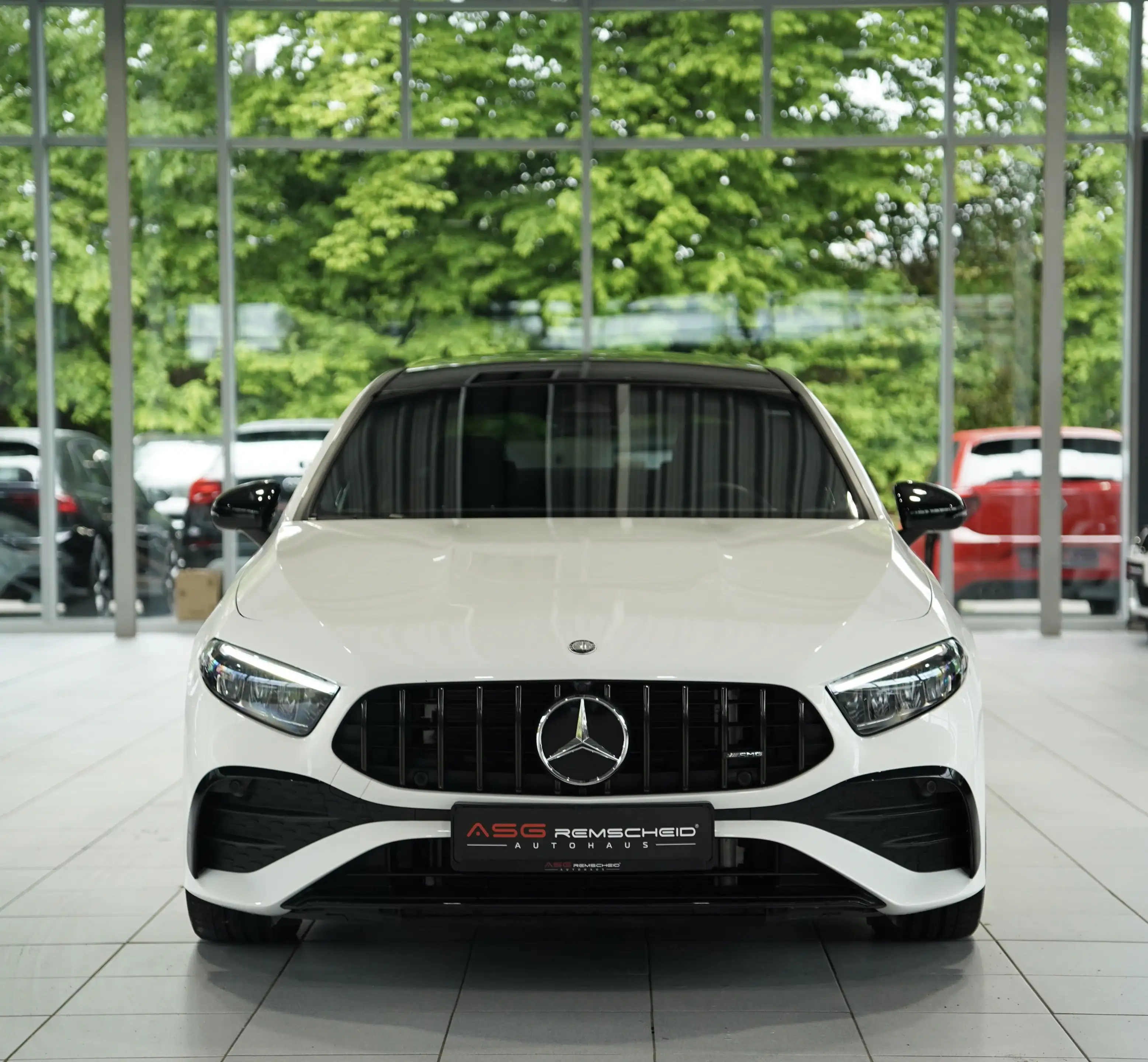 Mercedes-Benz A 35 AMG 4M Limousine *1.H *Memory *Pano *Night — photo 3