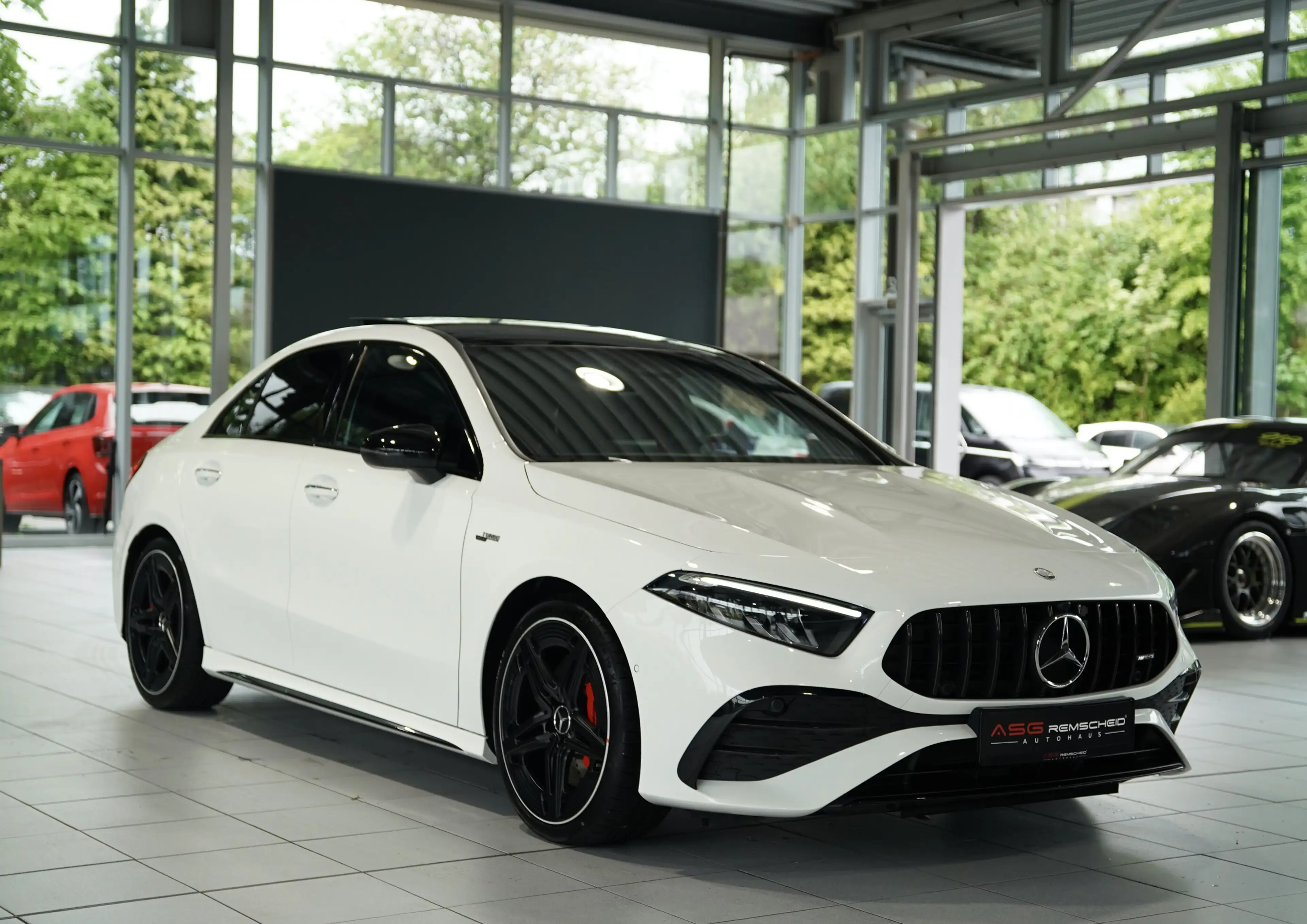 Mercedes-Benz A 35 AMG 4M Limousine *1.H *Memory *Pano *Night — photo 5
