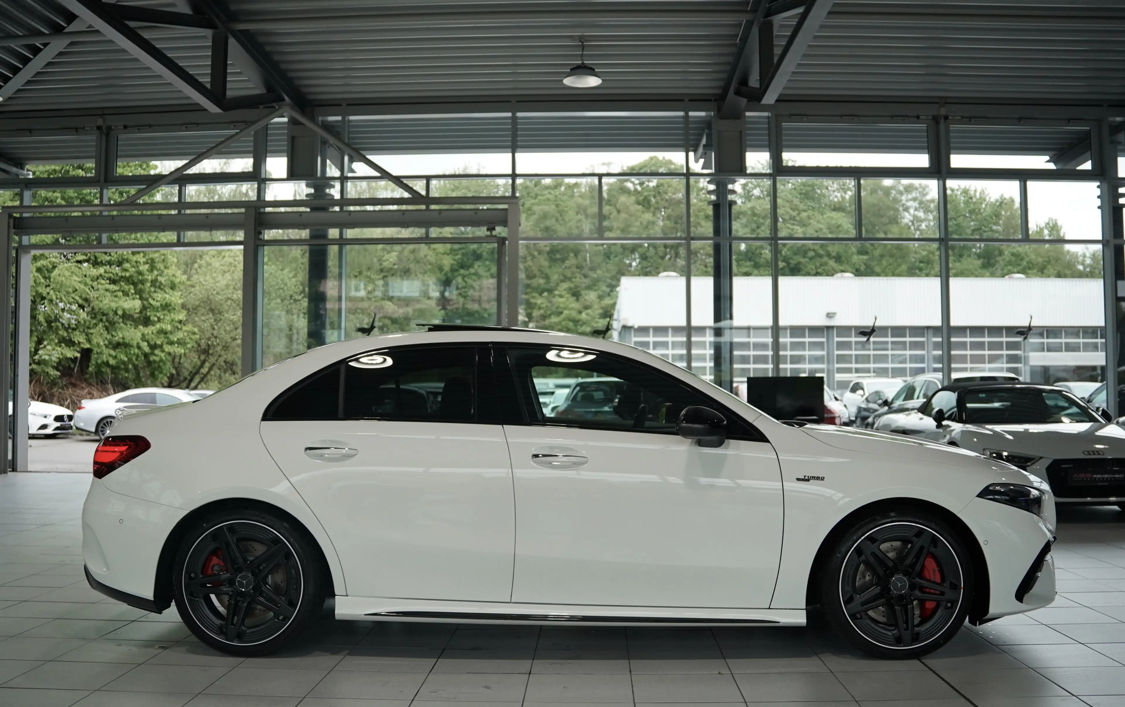 Mercedes-Benz A 35 AMG 4M Limousine *1.H *Memory *Pano *Night — photo 6