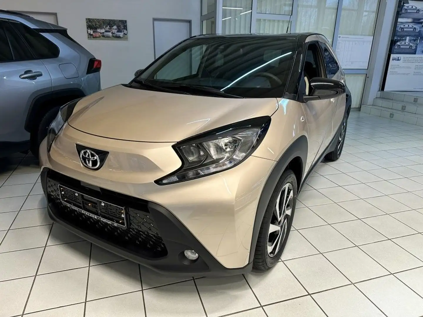Toyota Aygo X Team D Beige - 1