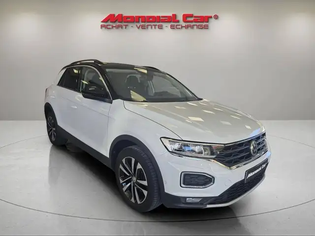 Volkswagen T-Roc view 9