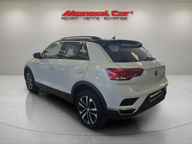 Volkswagen T-Roc view 4
