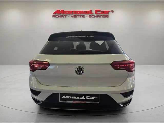 Volkswagen T-Roc view 5