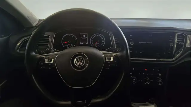Volkswagen T-Roc view 14