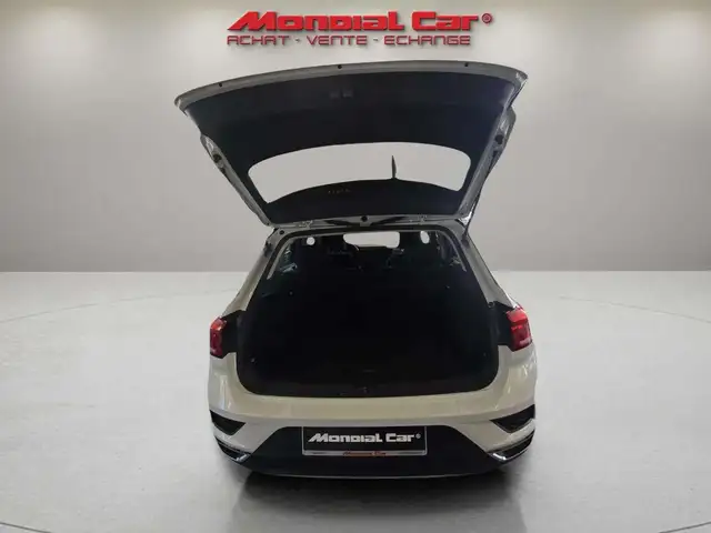 Volkswagen T-Roc view 6