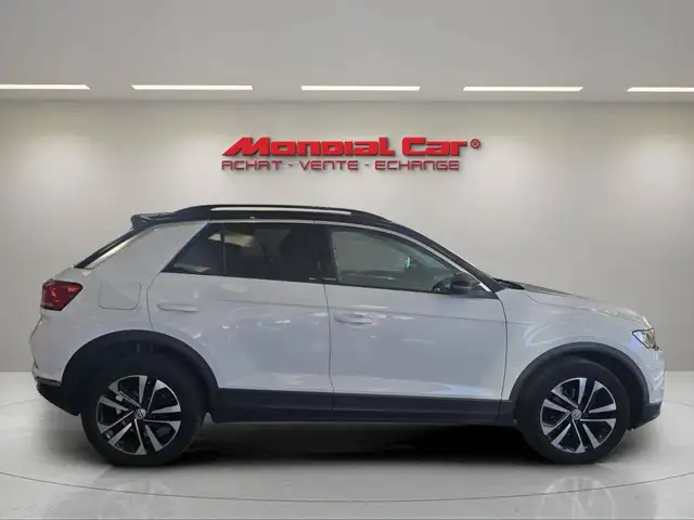 Volkswagen T-Roc view 8