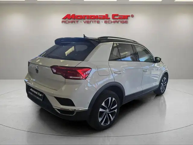 Volkswagen T-Roc view 7