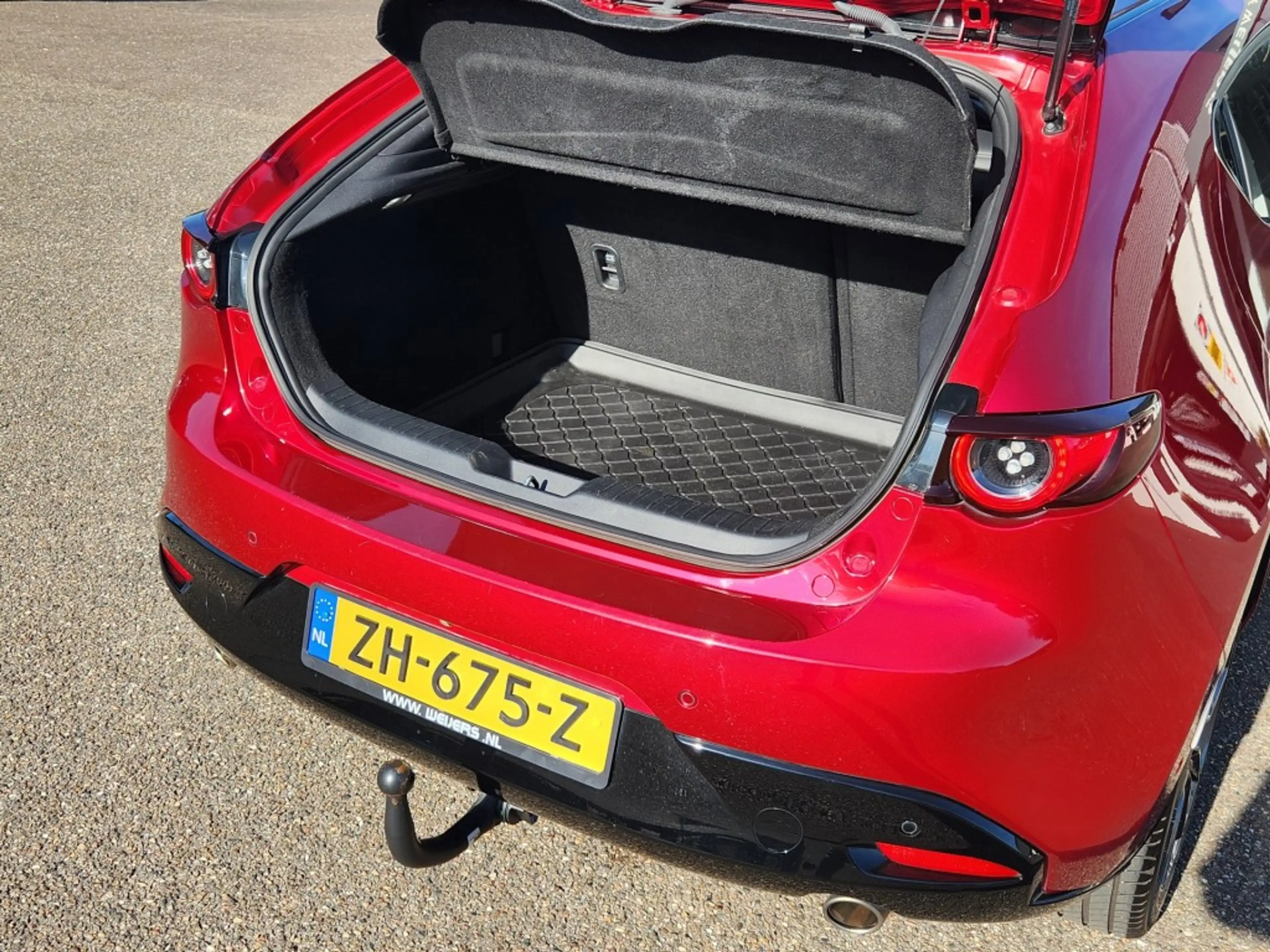 Mazda 3 2.0 Skyactiv G Luxury, Trekhaak, BOSE, Leder, 360 — photo 9