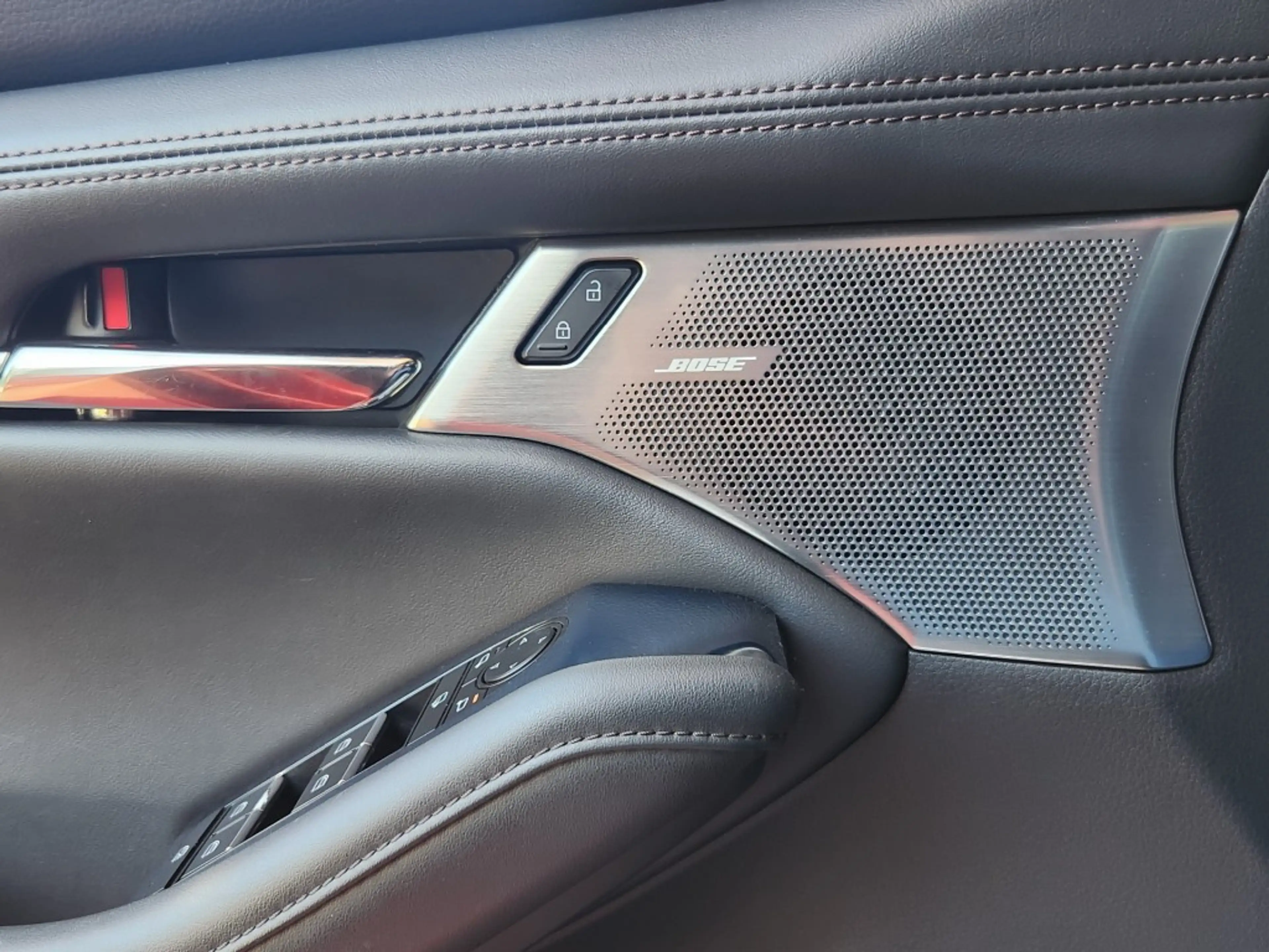 Mazda 3 2.0 Skyactiv G Luxury, Trekhaak, BOSE, Leder, 360 — photo 15