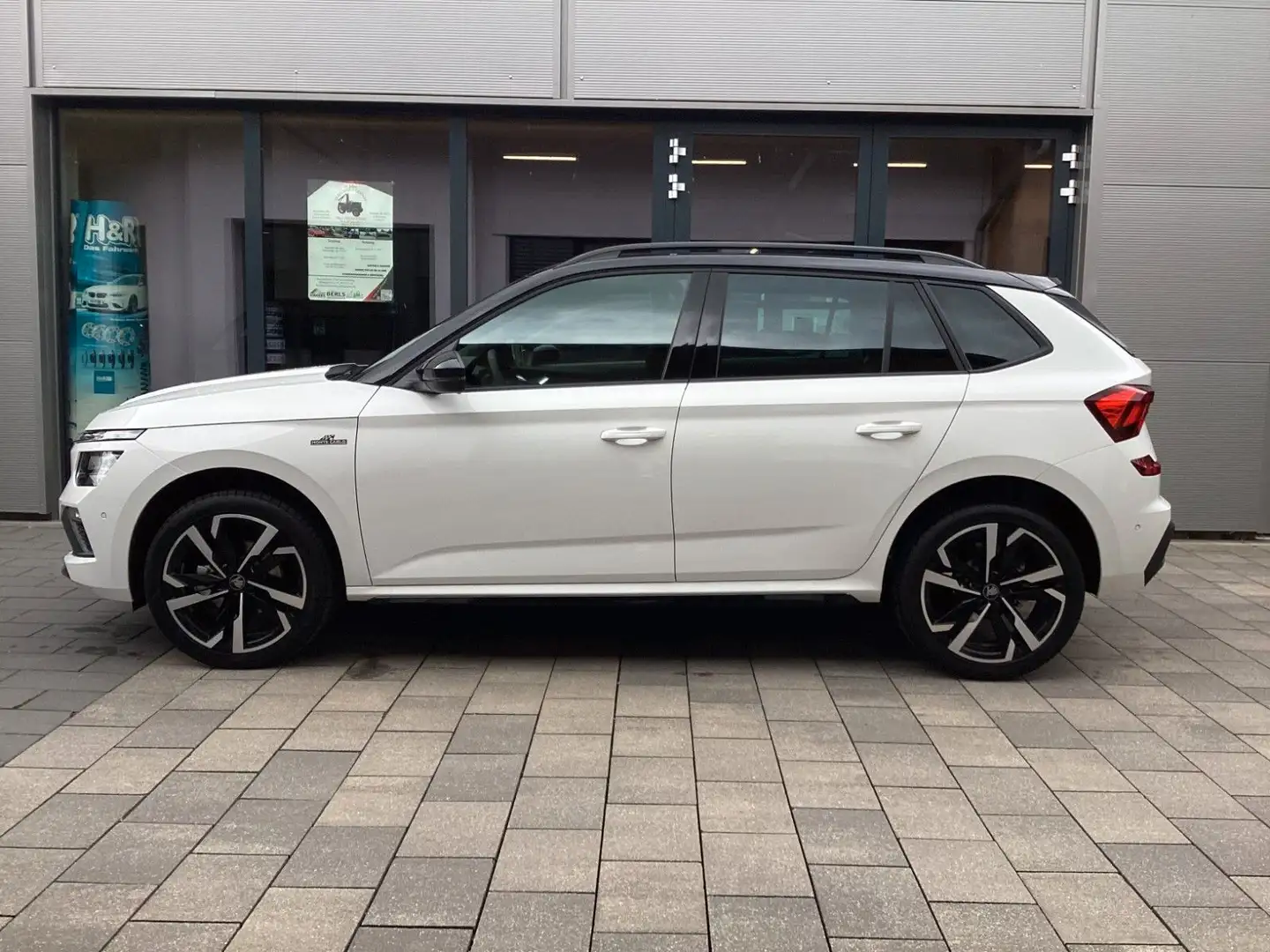 Skoda Kamiq 1,5 TSI DSG Monte Carlo LED+Navi+AHK+ACC Weiß - 1
