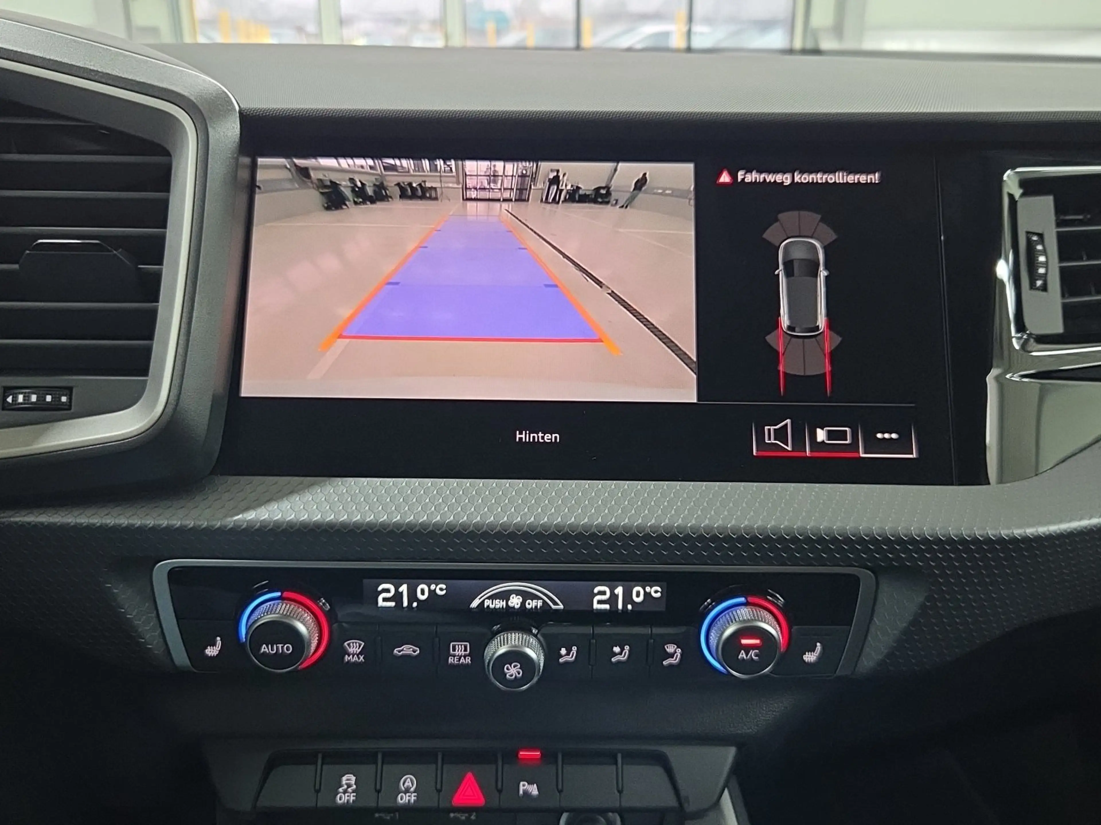 Audi A1 30 TFSI intense — photo 14