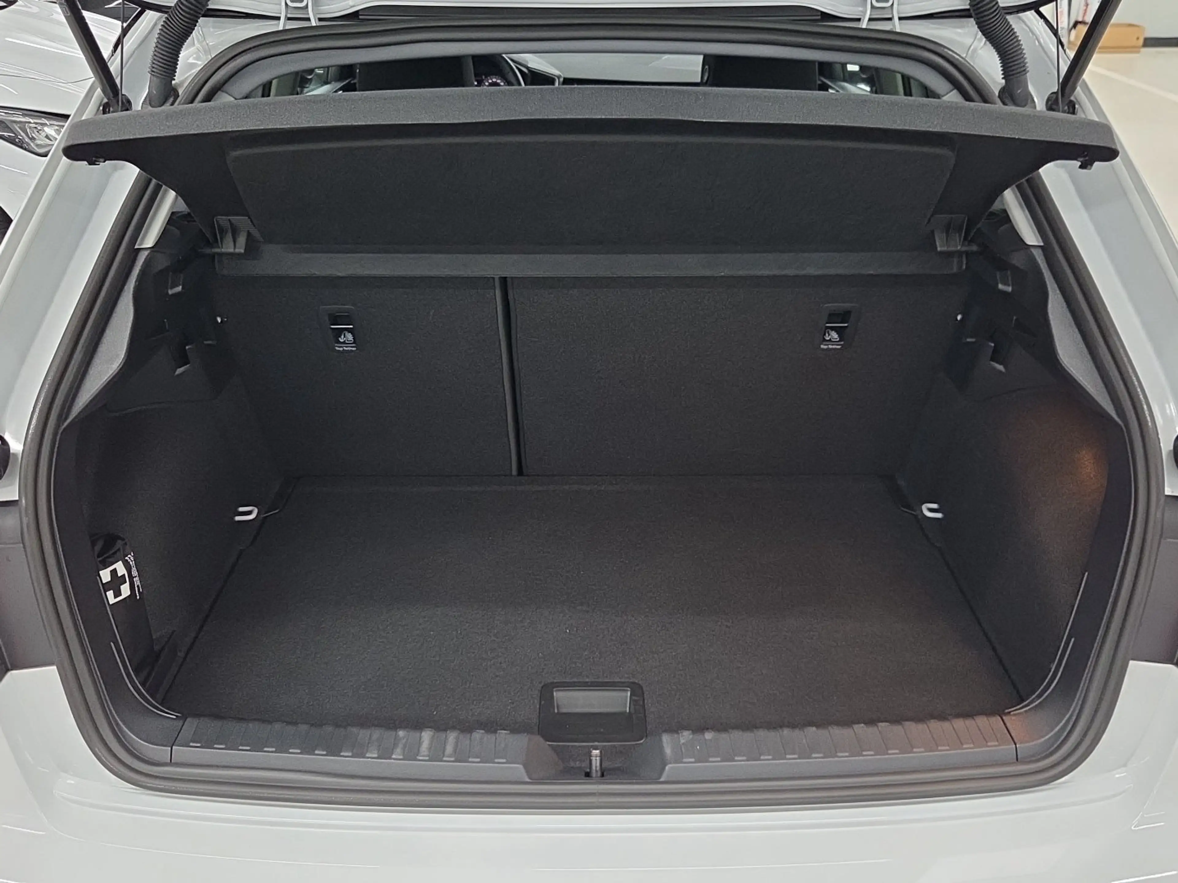 Audi A1 30 TFSI intense — photo 15