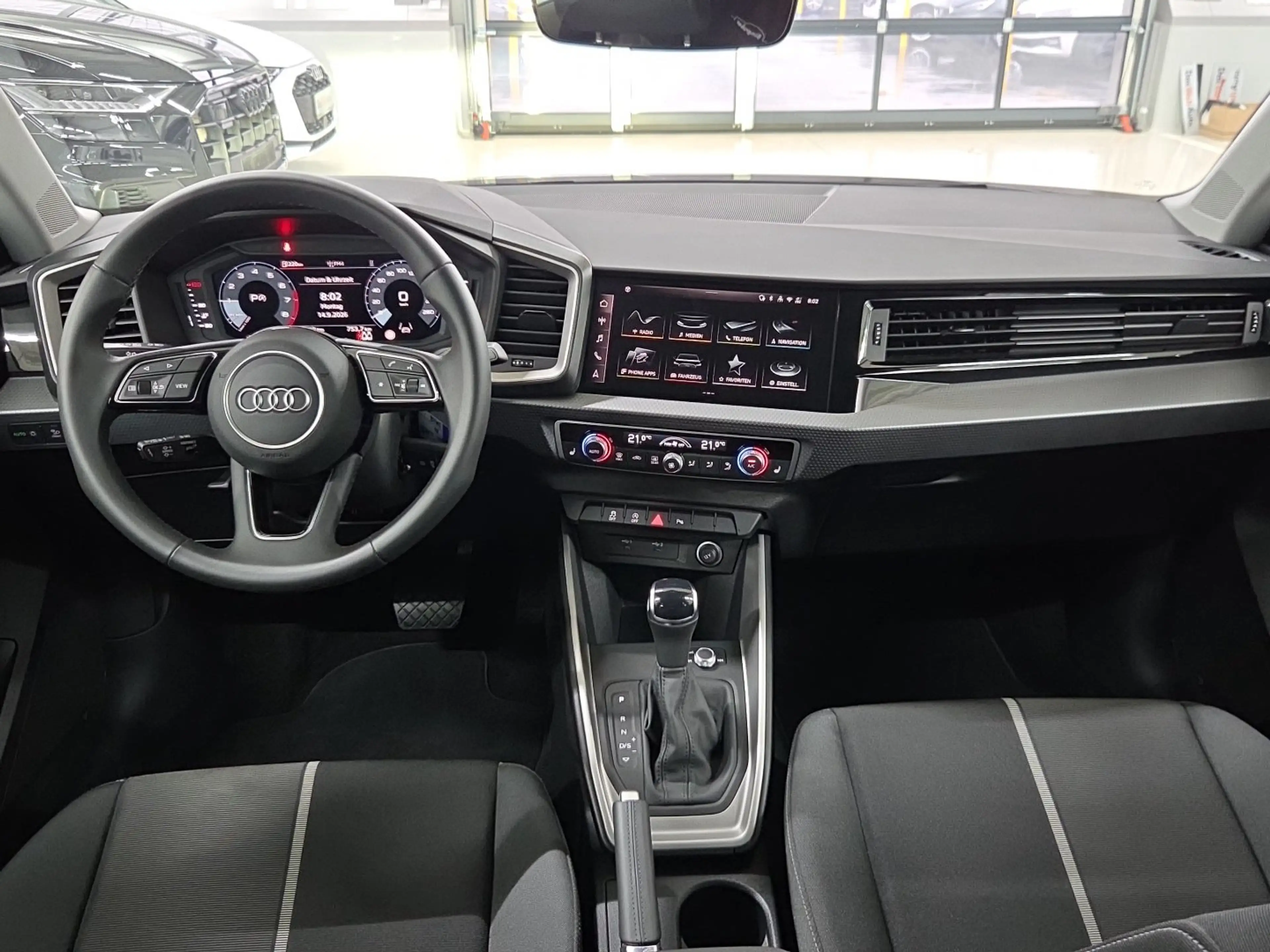 Audi A1 30 TFSI intense — photo 10